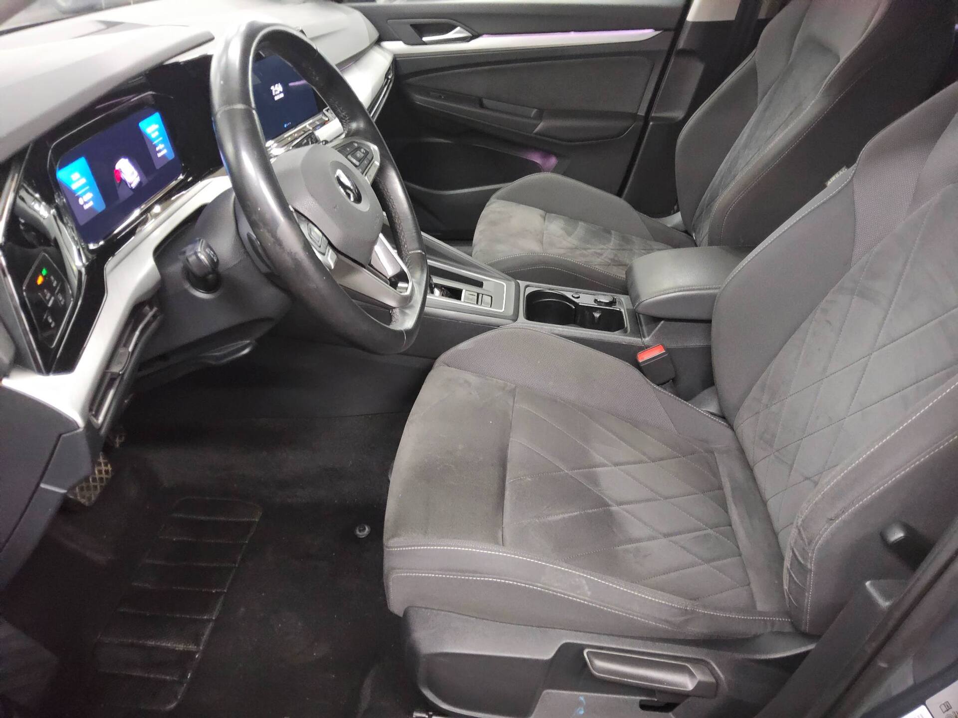 Volkswagen Golf-8 Var. 2.0 TDI Life Navi LED DC ACC PDC Shz 9