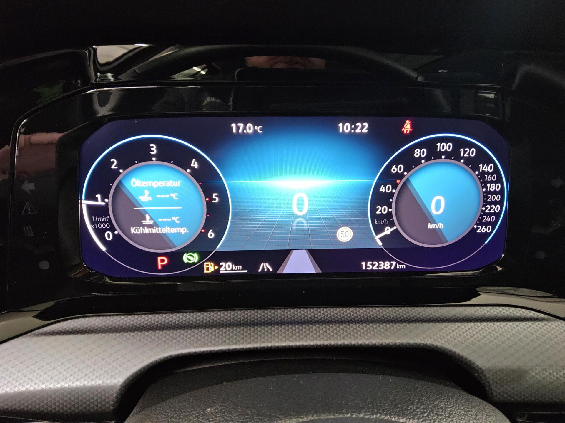 Volkswagen Golf-8 Var. 2.0 TDI Active Navi IQ.Light Pano DC 8