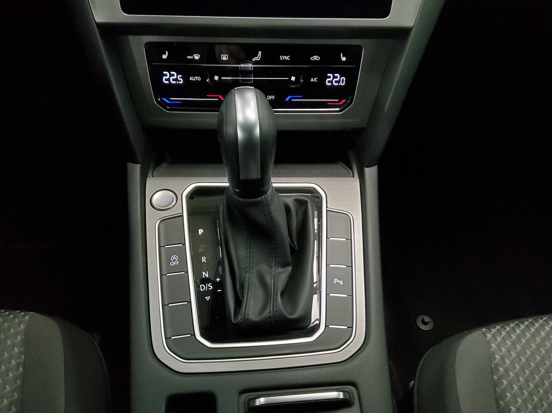 Volkswagen Passat Var. 2.0 TDI Navi LED RfK ACC Shz PDC BT 6