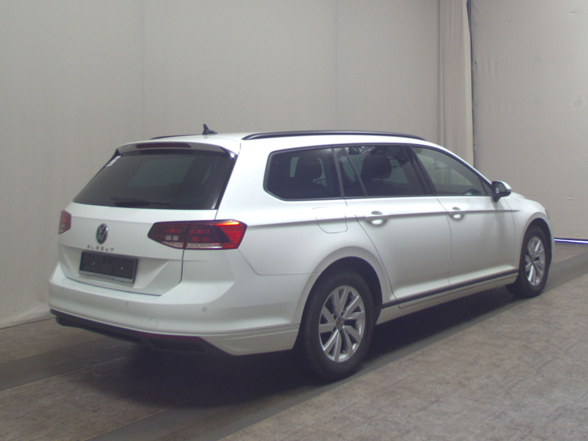 Volkswagen Passat Var. 2.0 TDI Navi LED PDC BT 4