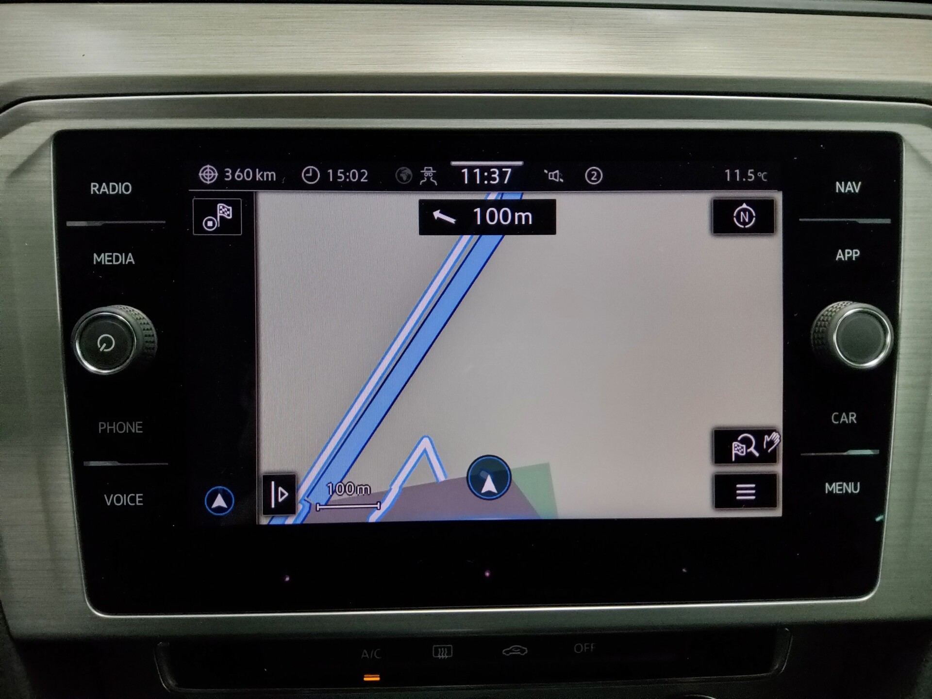 Volkswagen Passat Var. 2.0 TDI Navi LED PDC BT 7