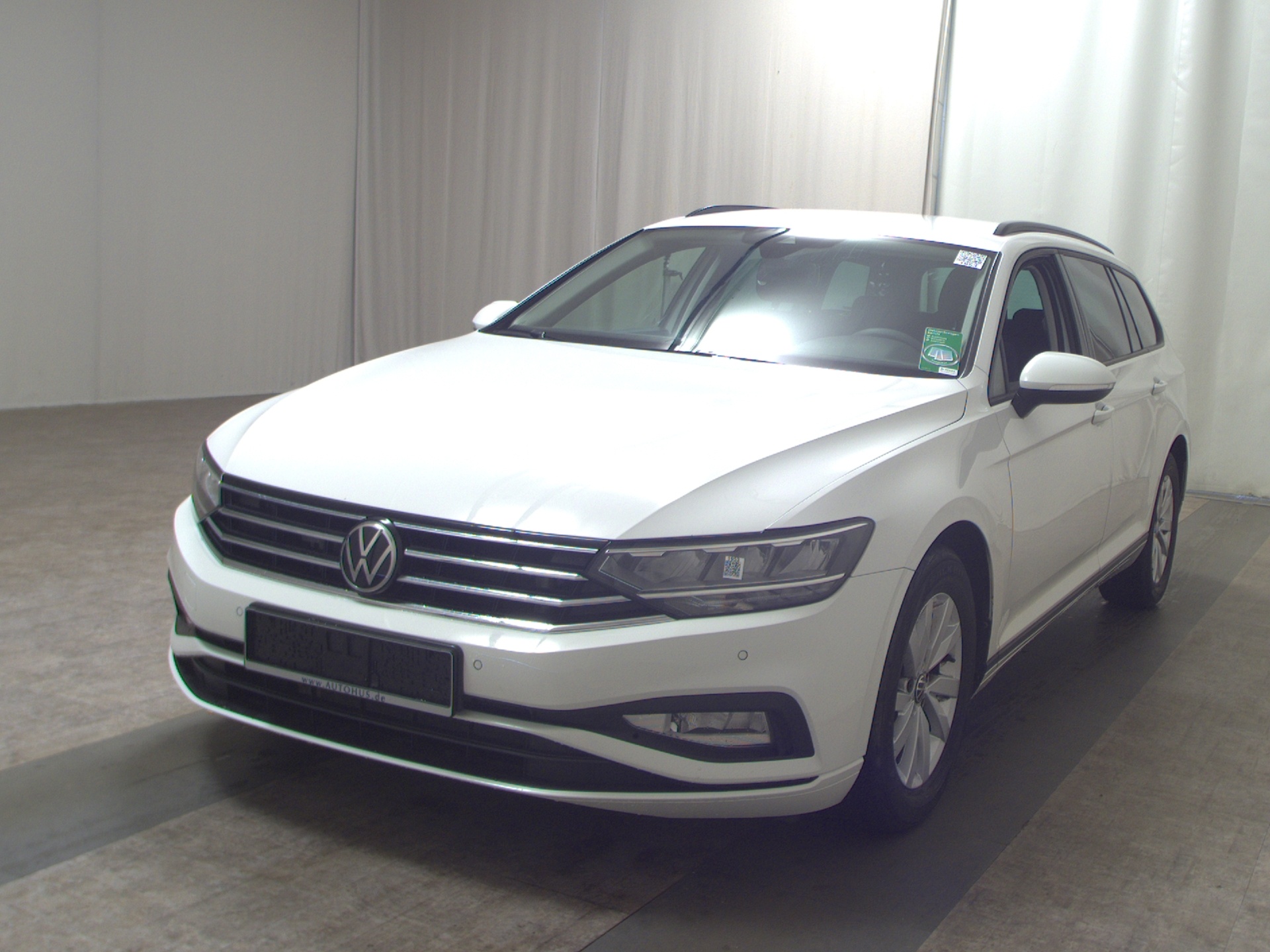 Volkswagen Passat Var. 2.0 TDI Navi LED PDC BT 2