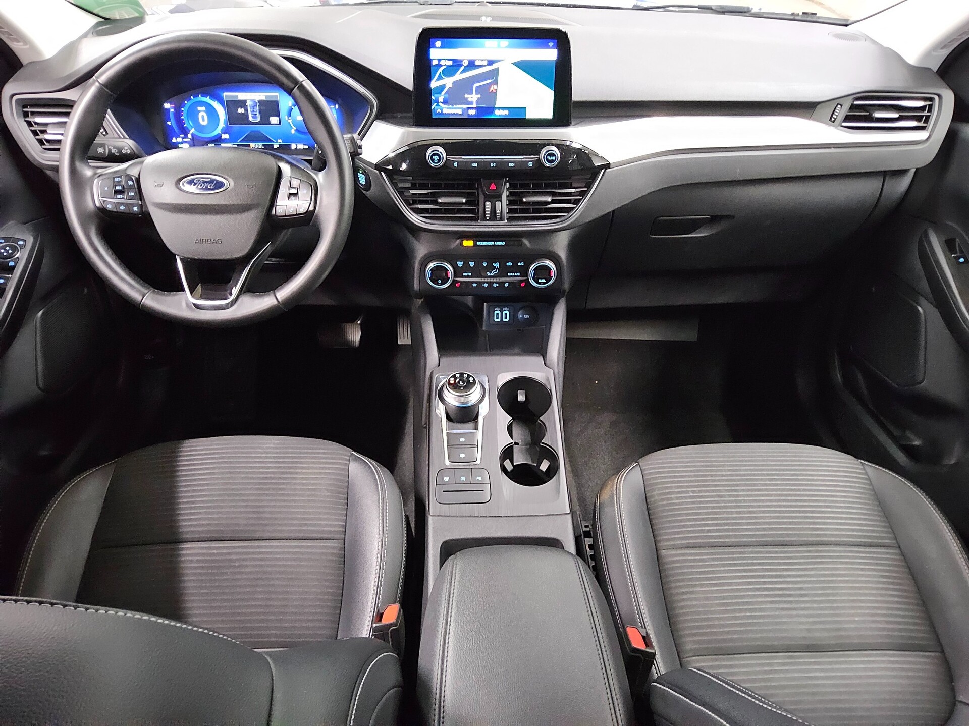 Ford Kuga 1.5 EB Titanium X Navi AHK LED DC 5