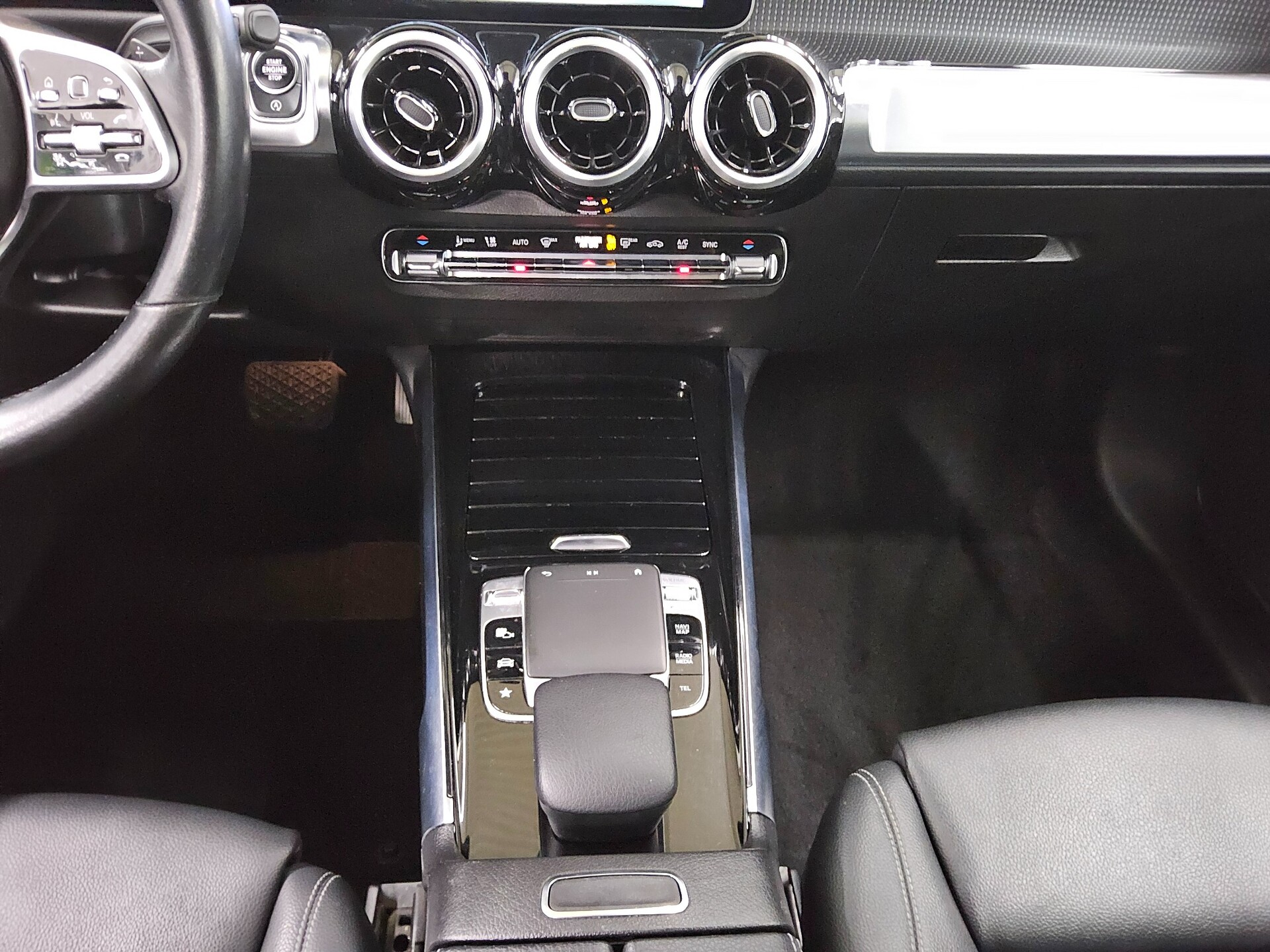 Mercedes-Benz GLB 220 d Progressive AHK Navi LED Distr.+ RFK 6