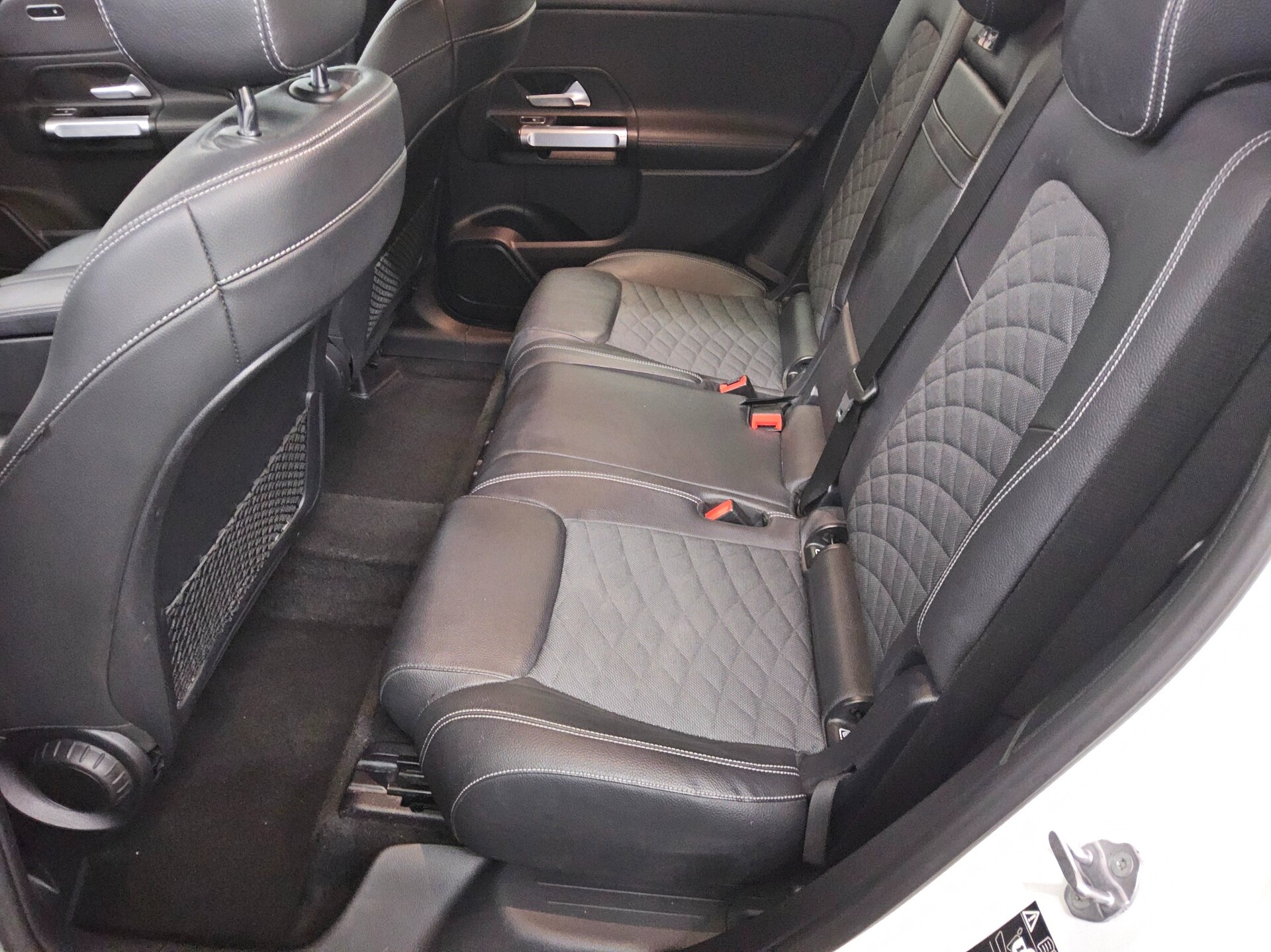 Mercedes-Benz GLB 220 d Progressive AHK Navi LED Distr.+ RFK 13