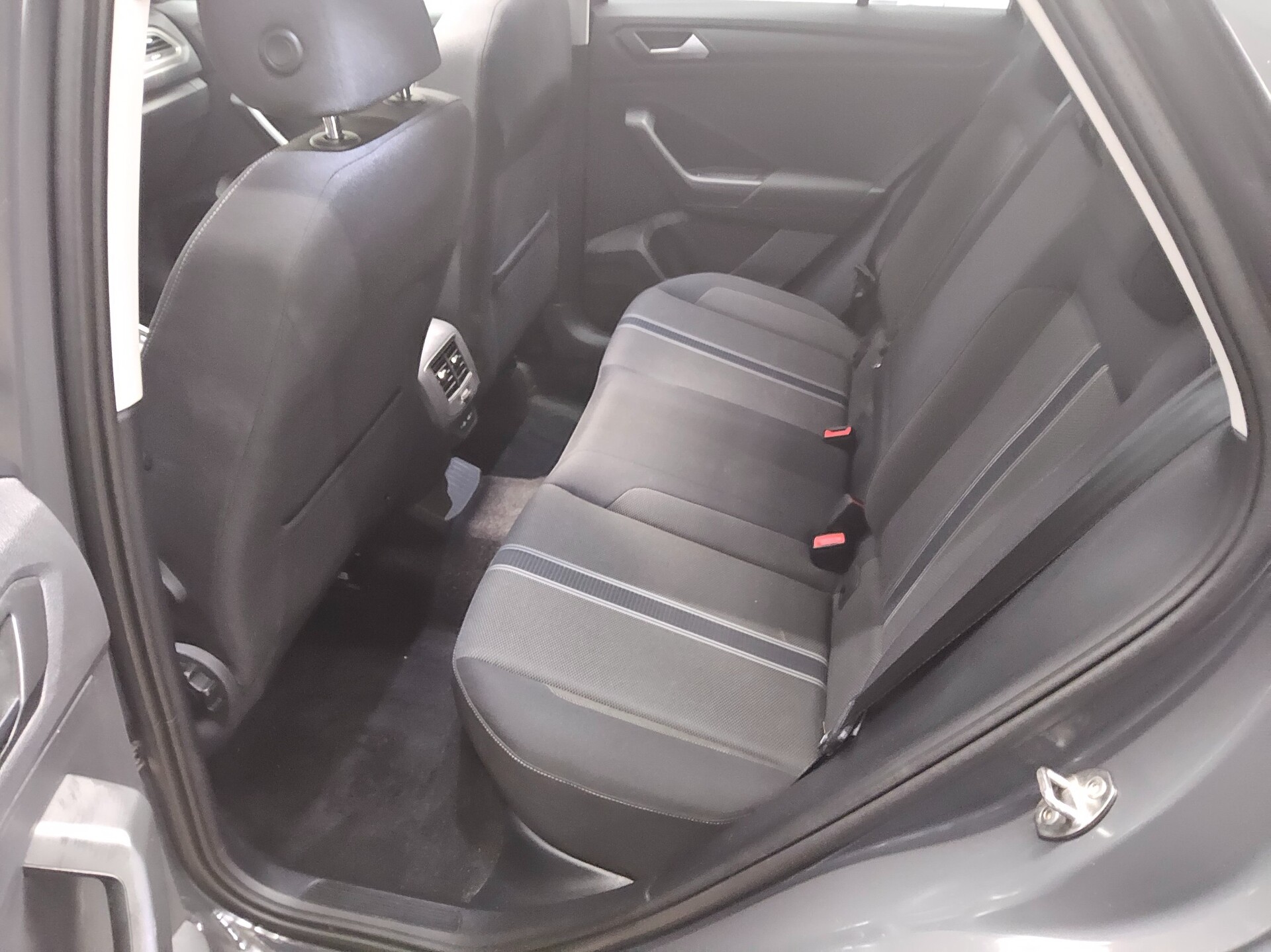 Volkswagen T-Roc 2.0 TDI Style Pano Beats RfK AHK ACC PDC 13