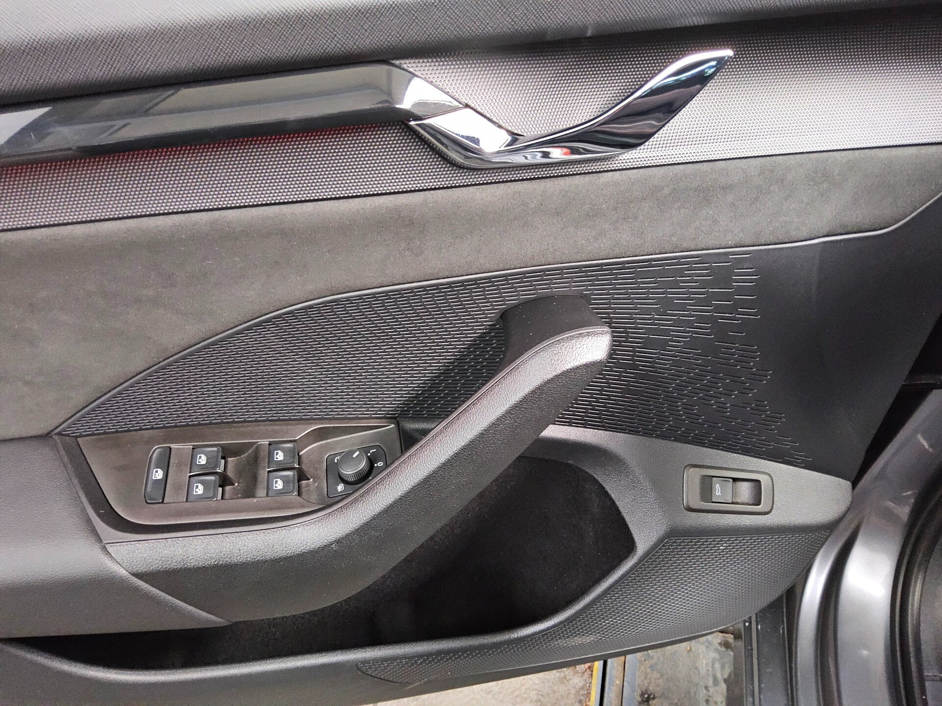 Skoda Octavia Kombi 2.0 TSI RS Navi LED vc Pano HuD 10