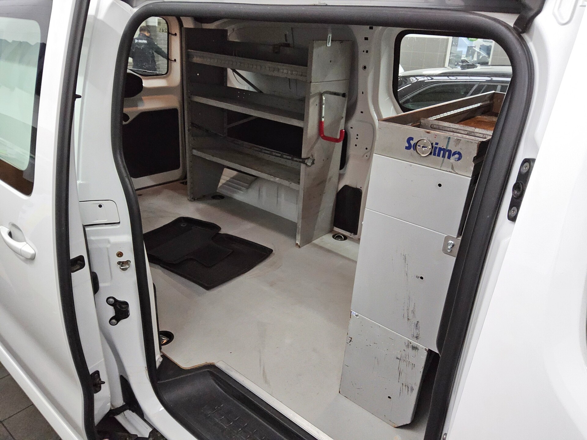 Citroën Jumpy 2.0 HDi L3H1 T-Leder Navi AHK Sthzg Regale 12