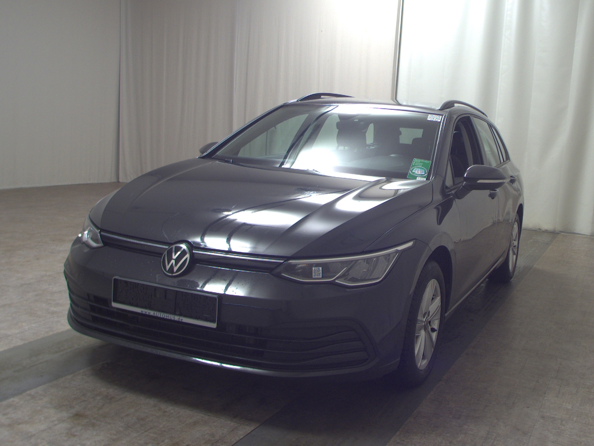 Volkswagen Golf-8 Var. 2.0 TDI Life Navi LED DC AHK RfK Shz 2