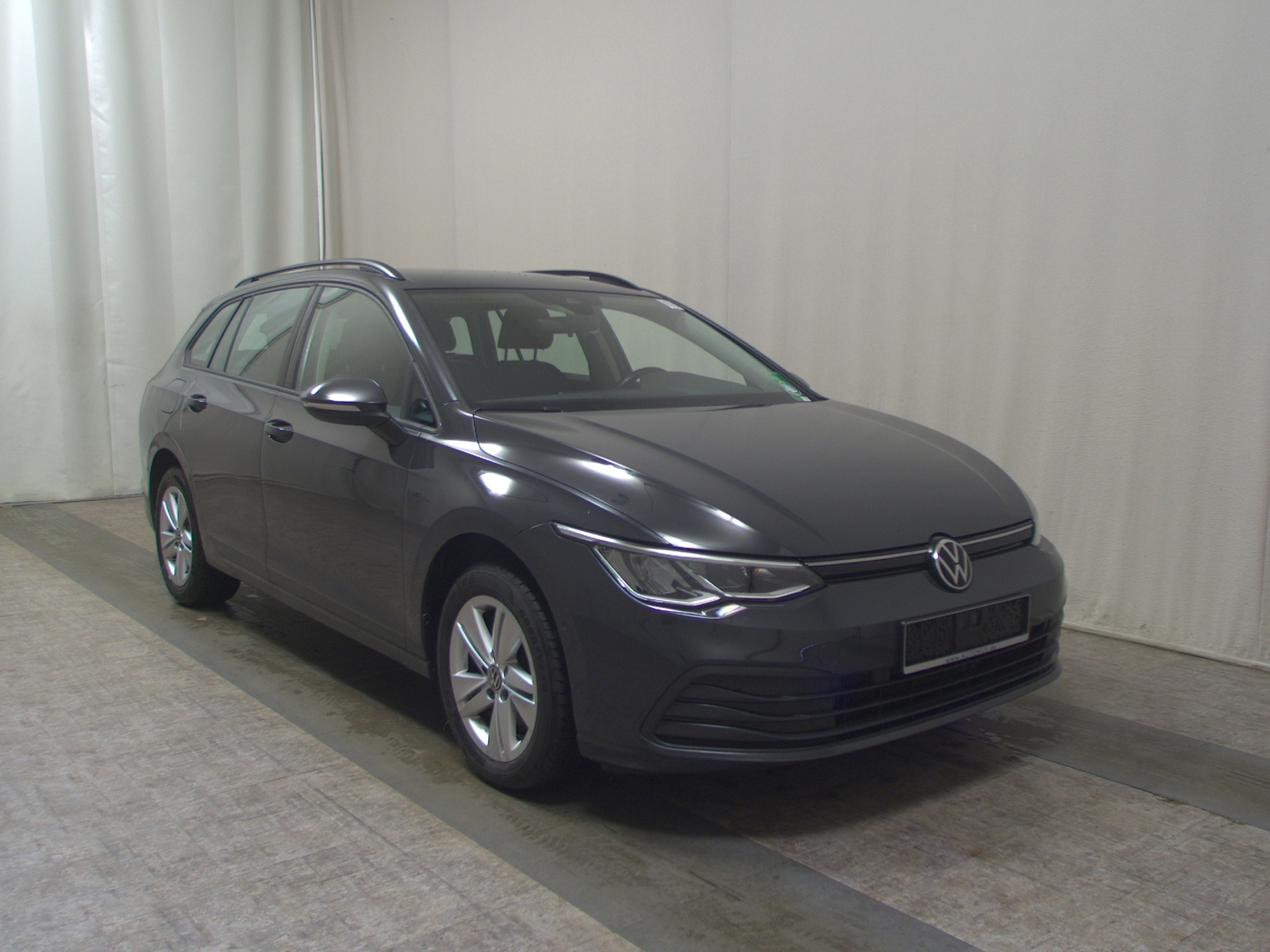Volkswagen Golf-8 Var. 2.0 TDI Life Navi LED DC AHK RfK Shz 3