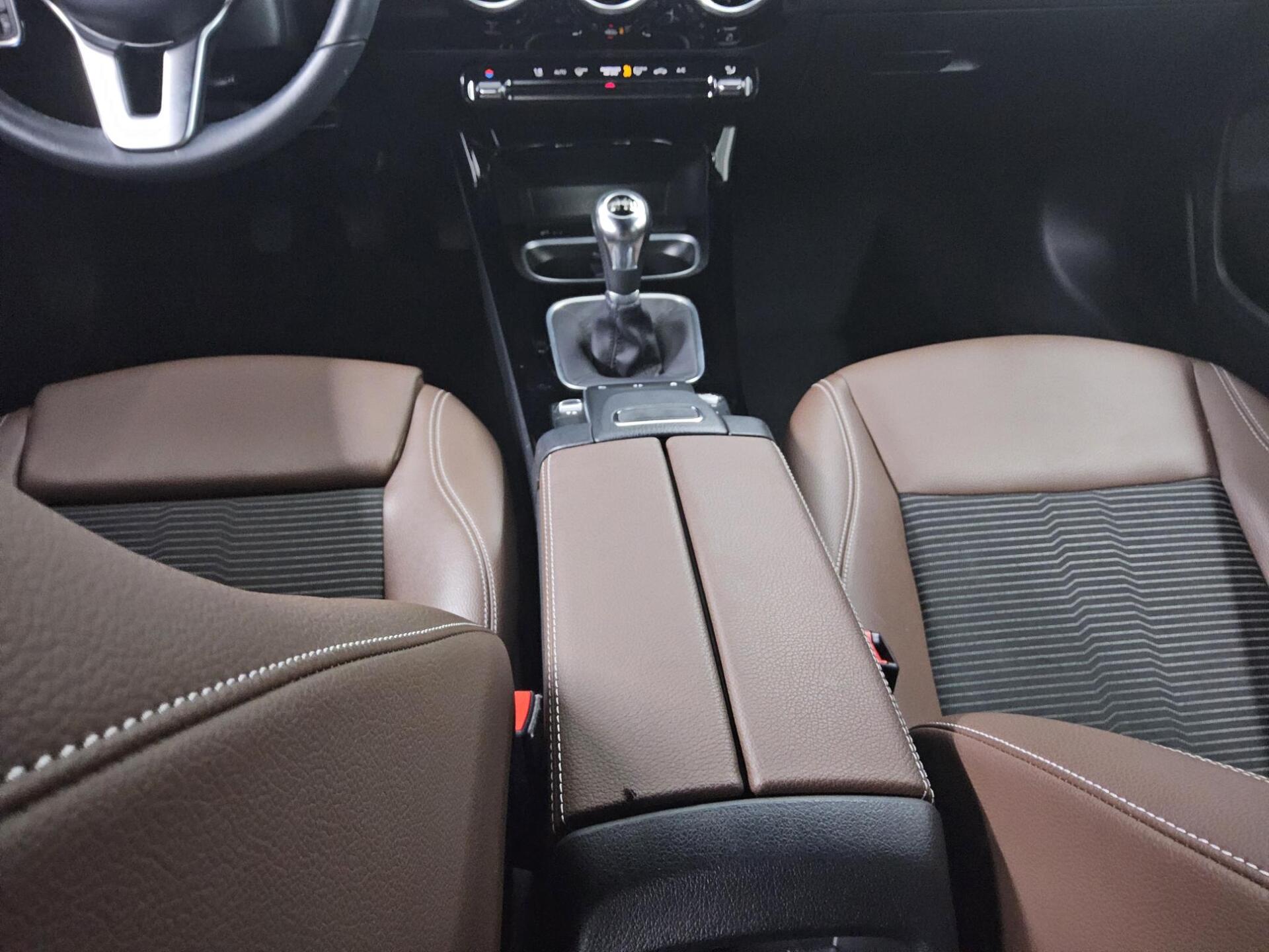 Mercedes-Benz A 180 d Progressive T-Leder Navi RfK Night Shz 6