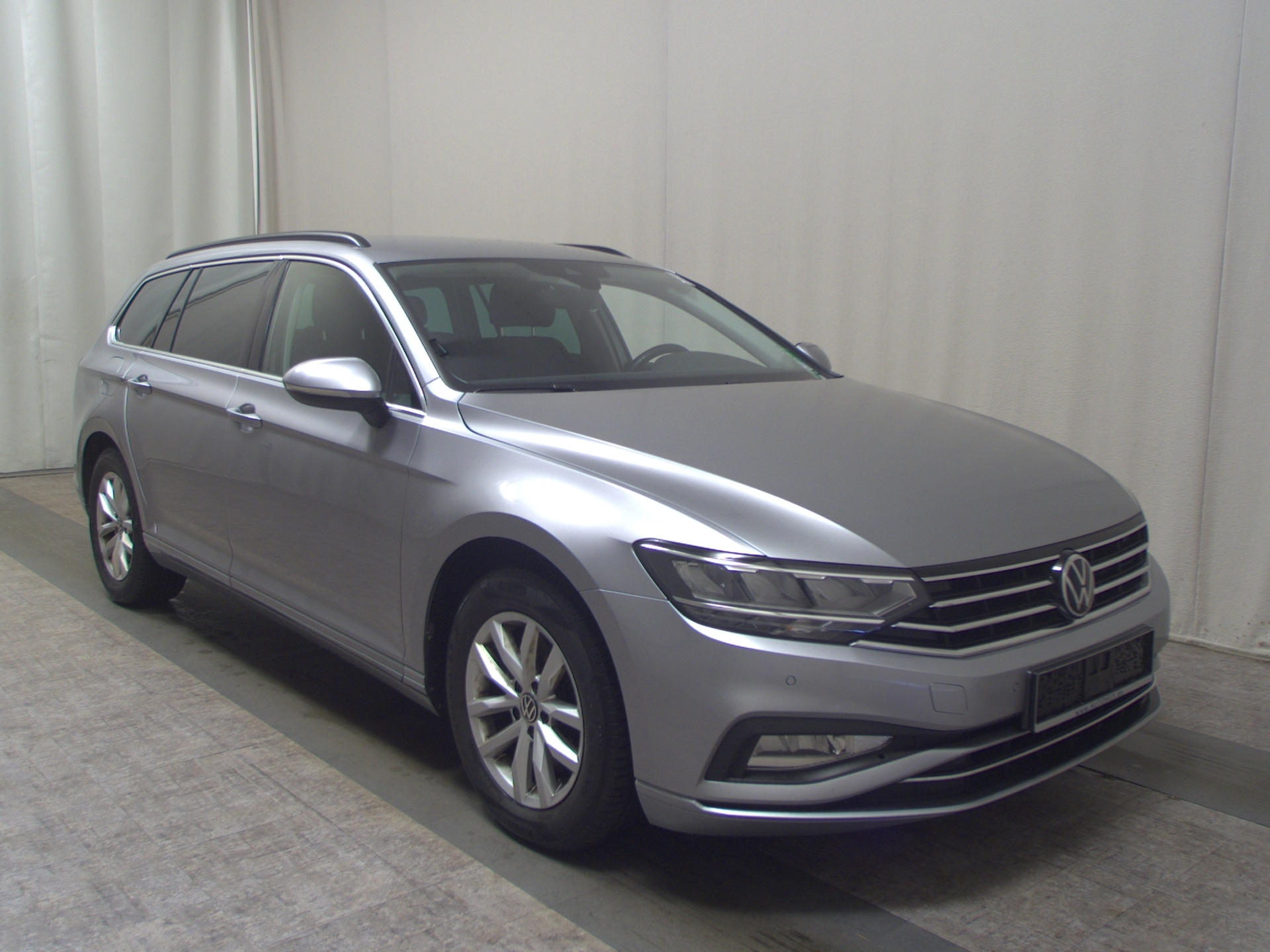 Volkswagen Passat Var. 2.0 TDI Business Navi LED ACC StHzg 3