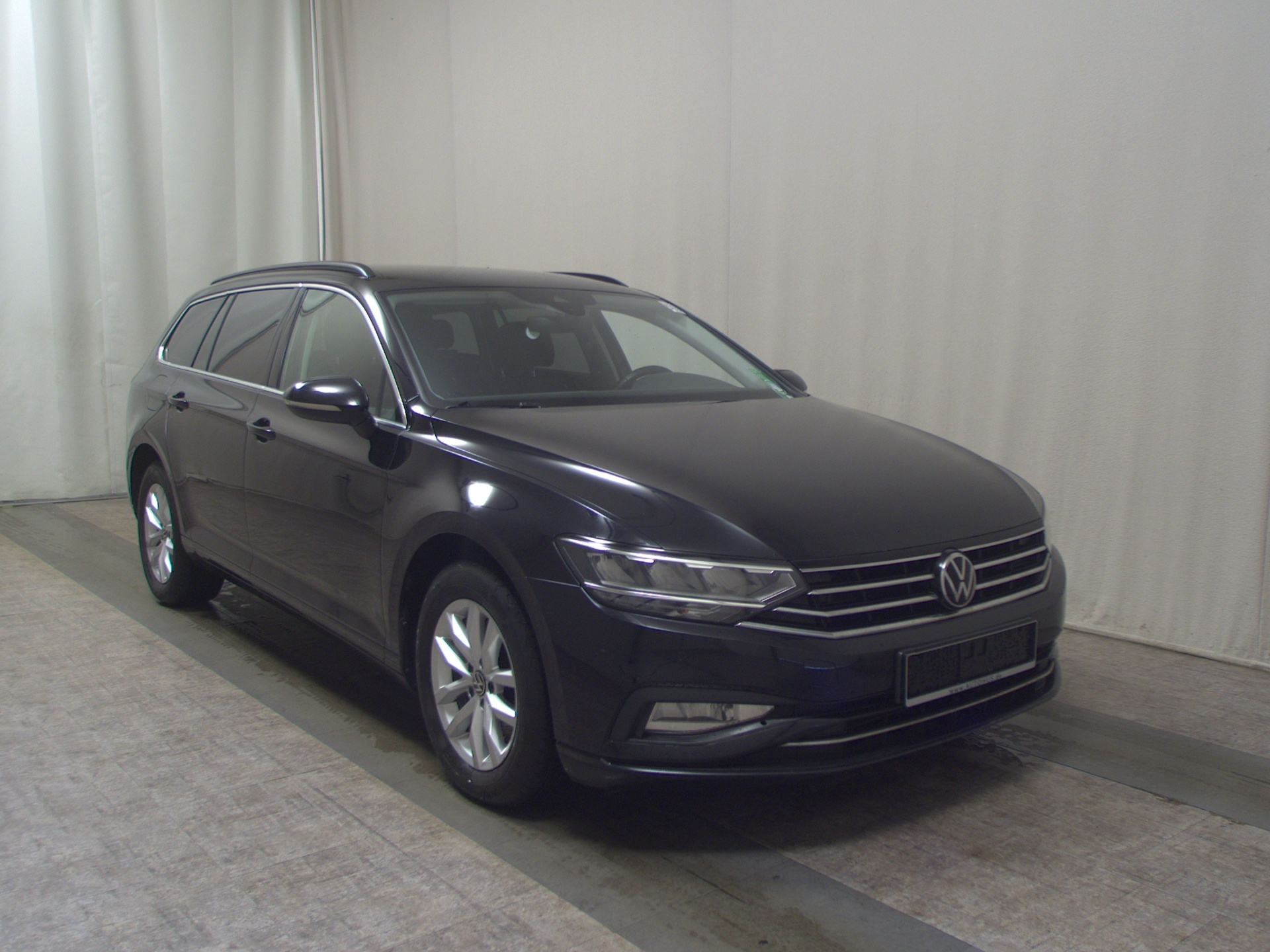 Volkswagen Passat Var. 2.0 TDI Business Navi LED AHK RfK 3