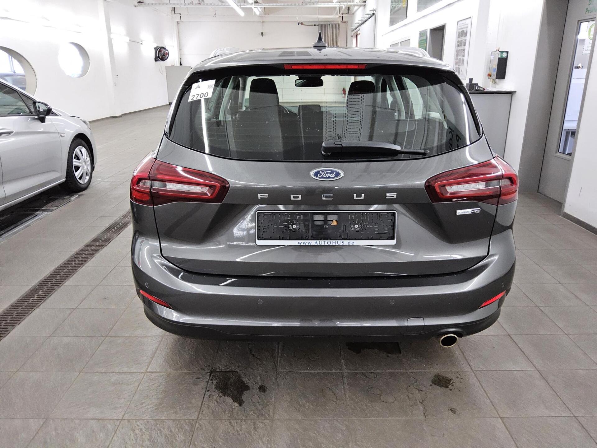 Ford Focus Turnier 1.0 EB Titanium Navi LED PDC Shz 10