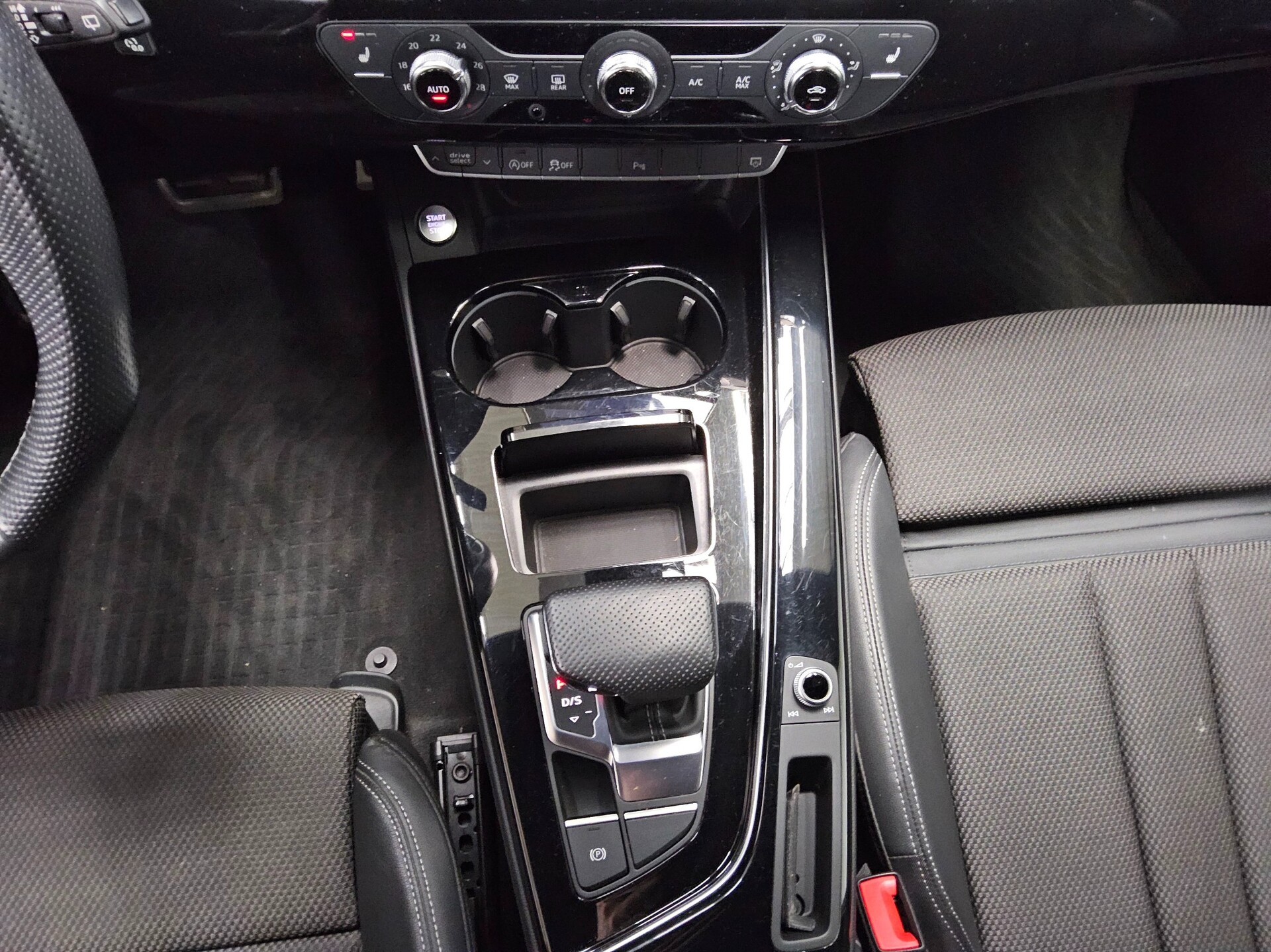 Audi A4 Avant 40 TDI S-Line T-Leder Navi LED vc Sound 6