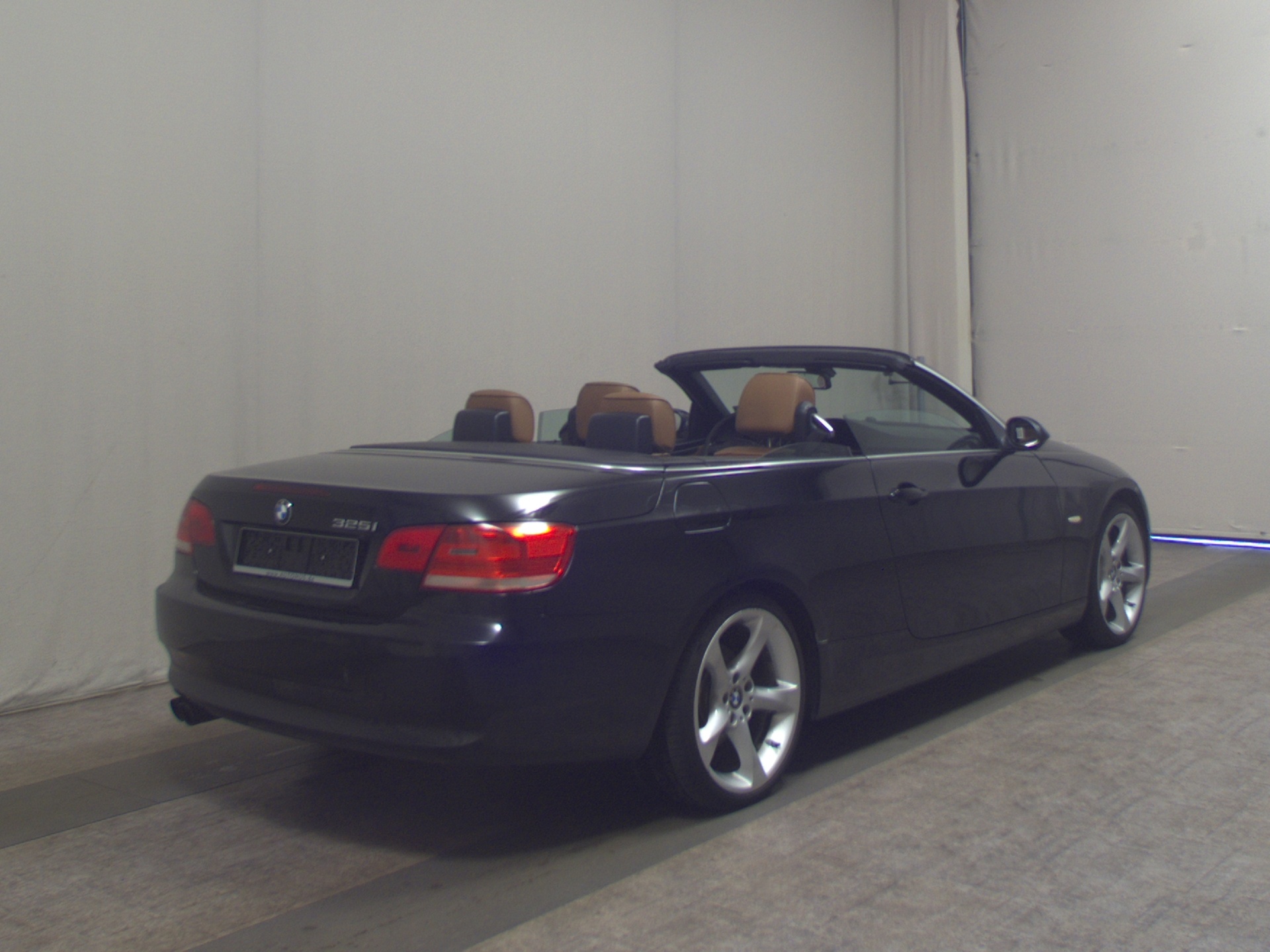 BMW 325i Cabrio Leder Navi Xenon AHK HiFi Shz PDC 4