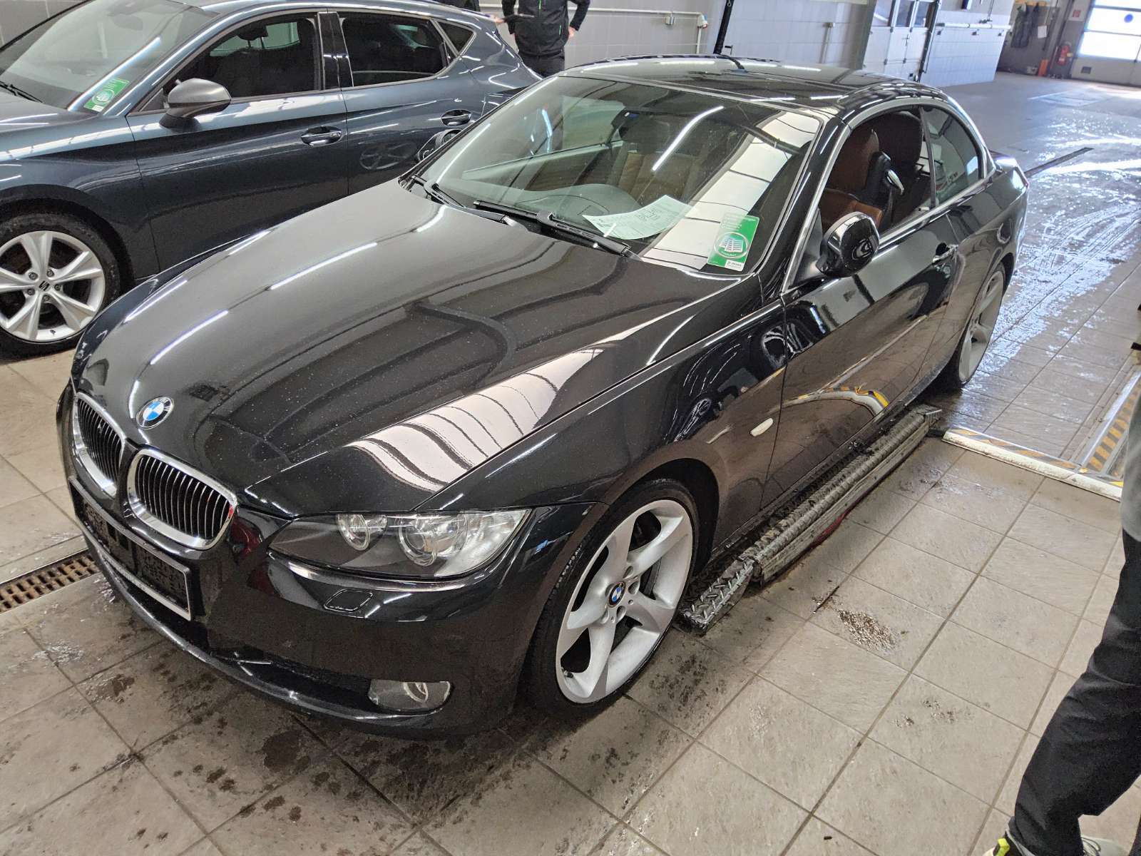 BMW 325i Cabrio Leder Navi Xenon AHK HiFi Shz PDC 10