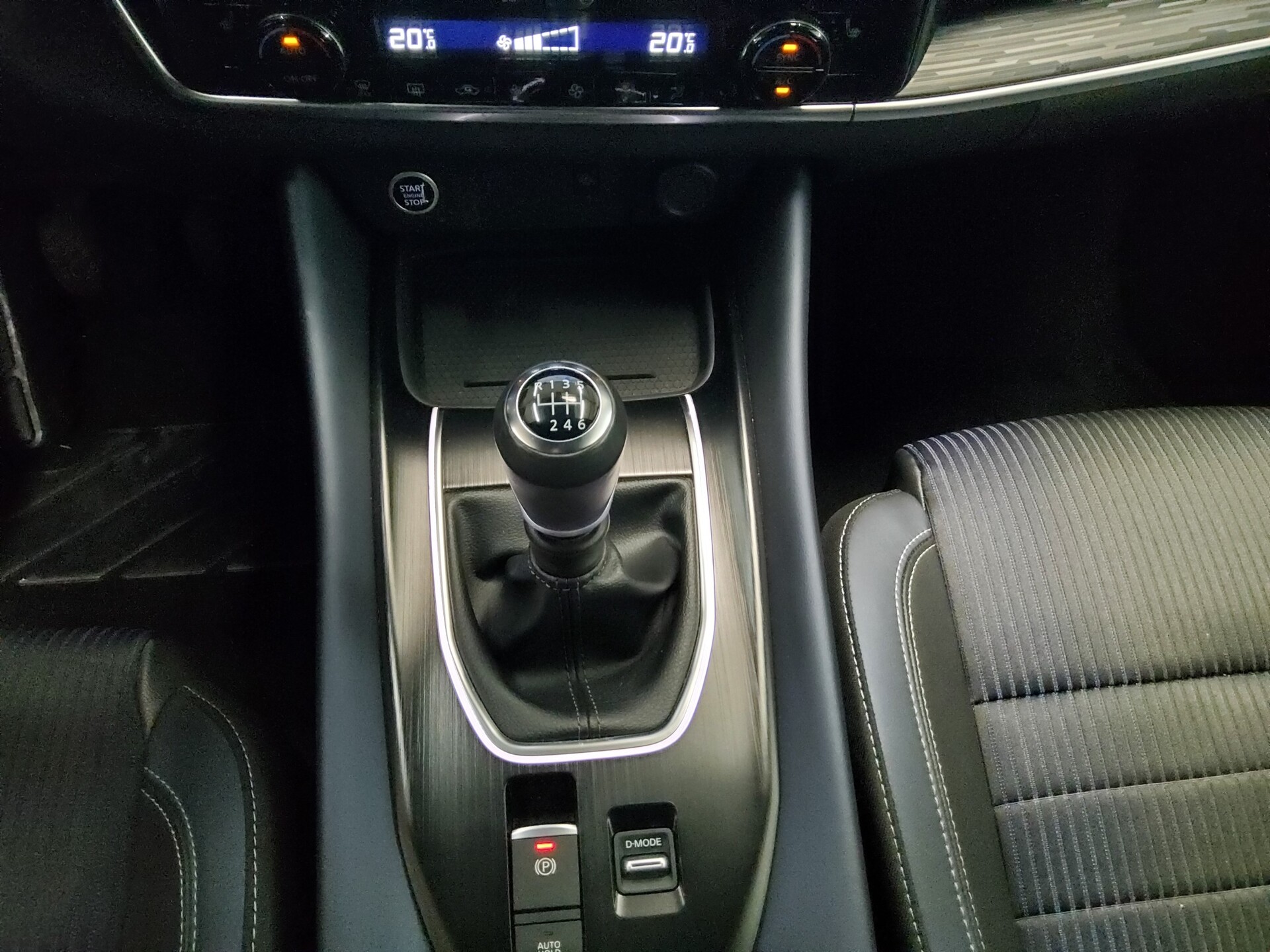 Nissan Qashqai 1.3 DIG-T Tekna T-Leder Navi LED RfK AHK 6