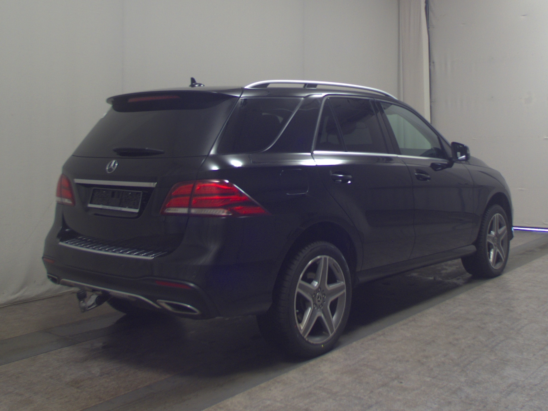 Mercedes-Benz GLE 350 d 4M AMG-Line Airm. Pano H-K LED 360° 4