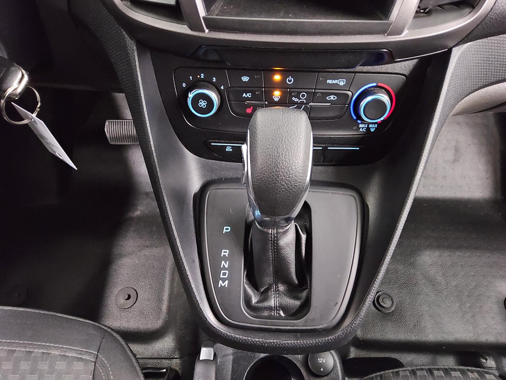 Ford Transit Connect 1.5 EB Trend 3-Sitze Regal RFK 6