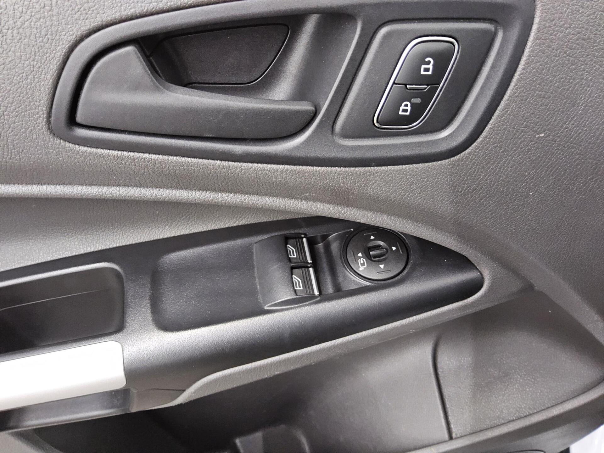 Ford Transit Connect 1.5 EB Trend 3-Sitze Regal RFK 9