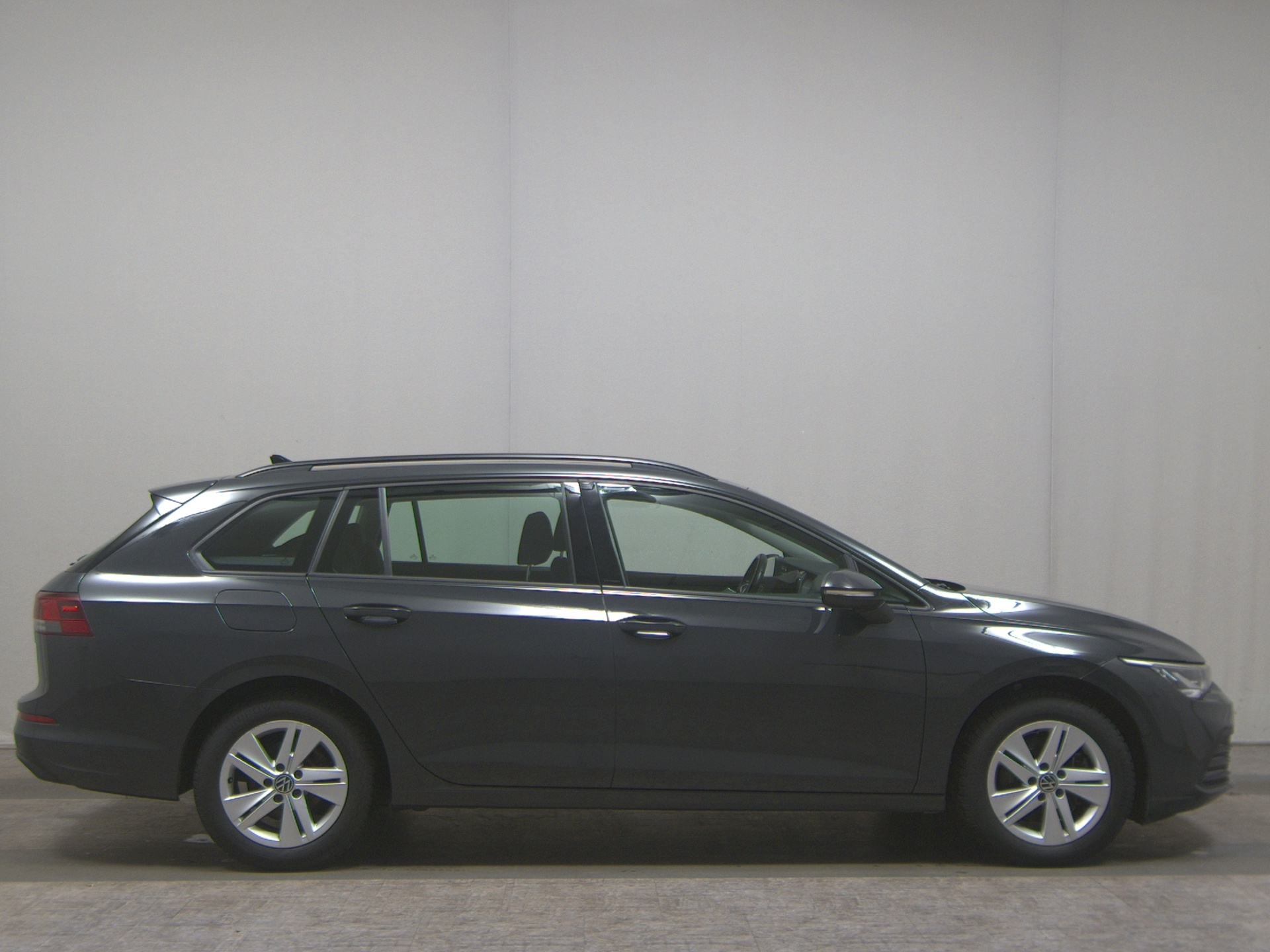 Volkswagen Golf-8 Var. 2.0 TDI Life Navi LED AID AHK PDC