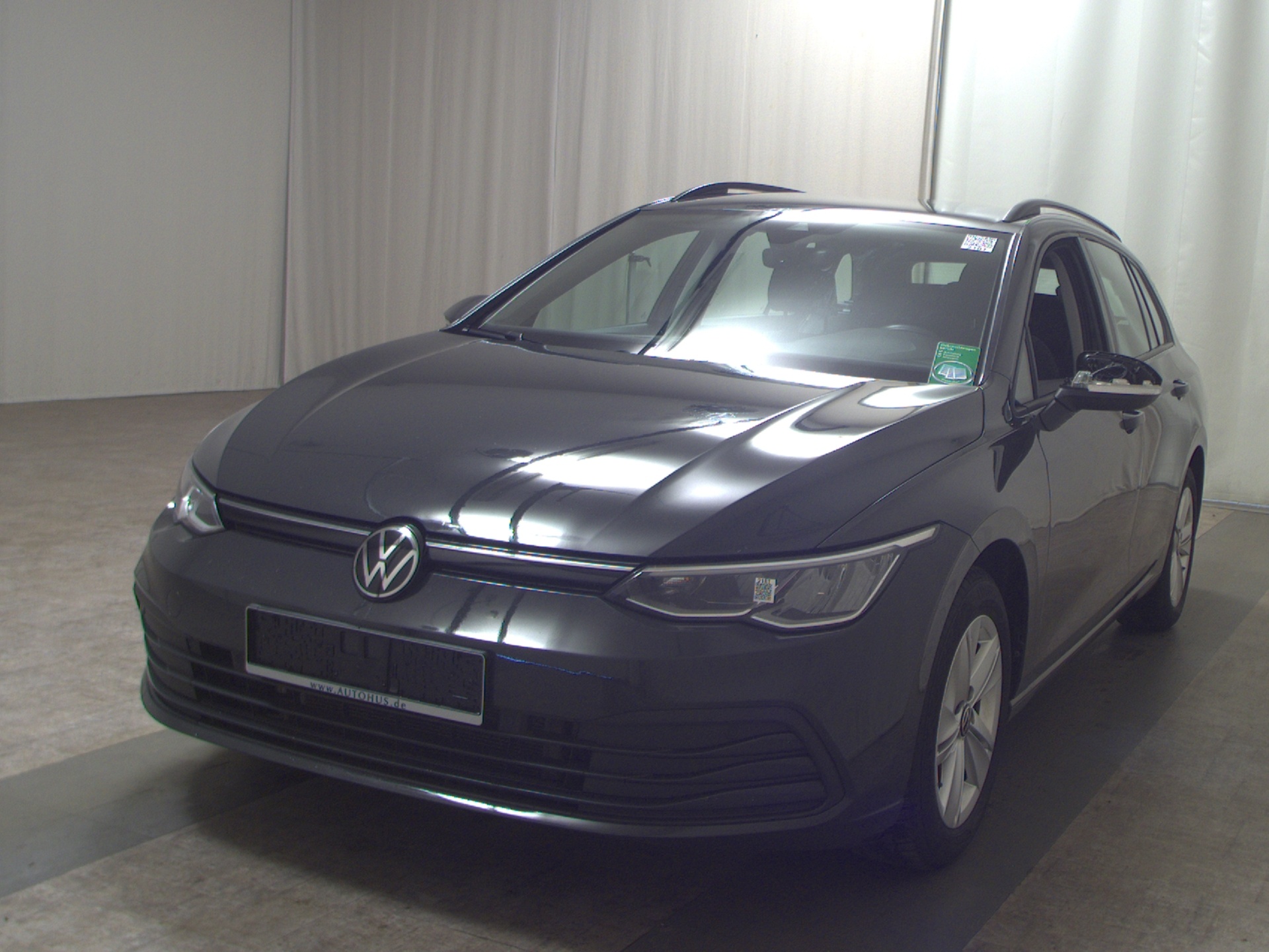 Volkswagen Golf-8 Var. 2.0 TDI Life Navi LED AID AHK PDC 2