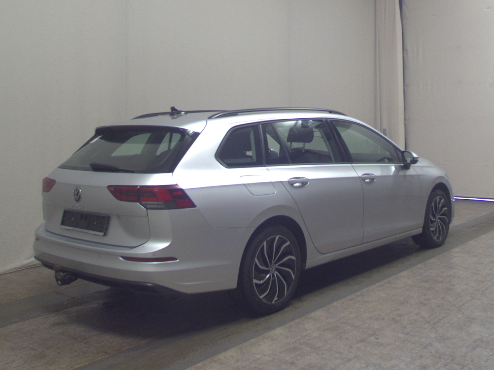 Volkswagen Golf-8 Var. 2.0 TDI Life Navi LED DC ACC AHK PDC 4