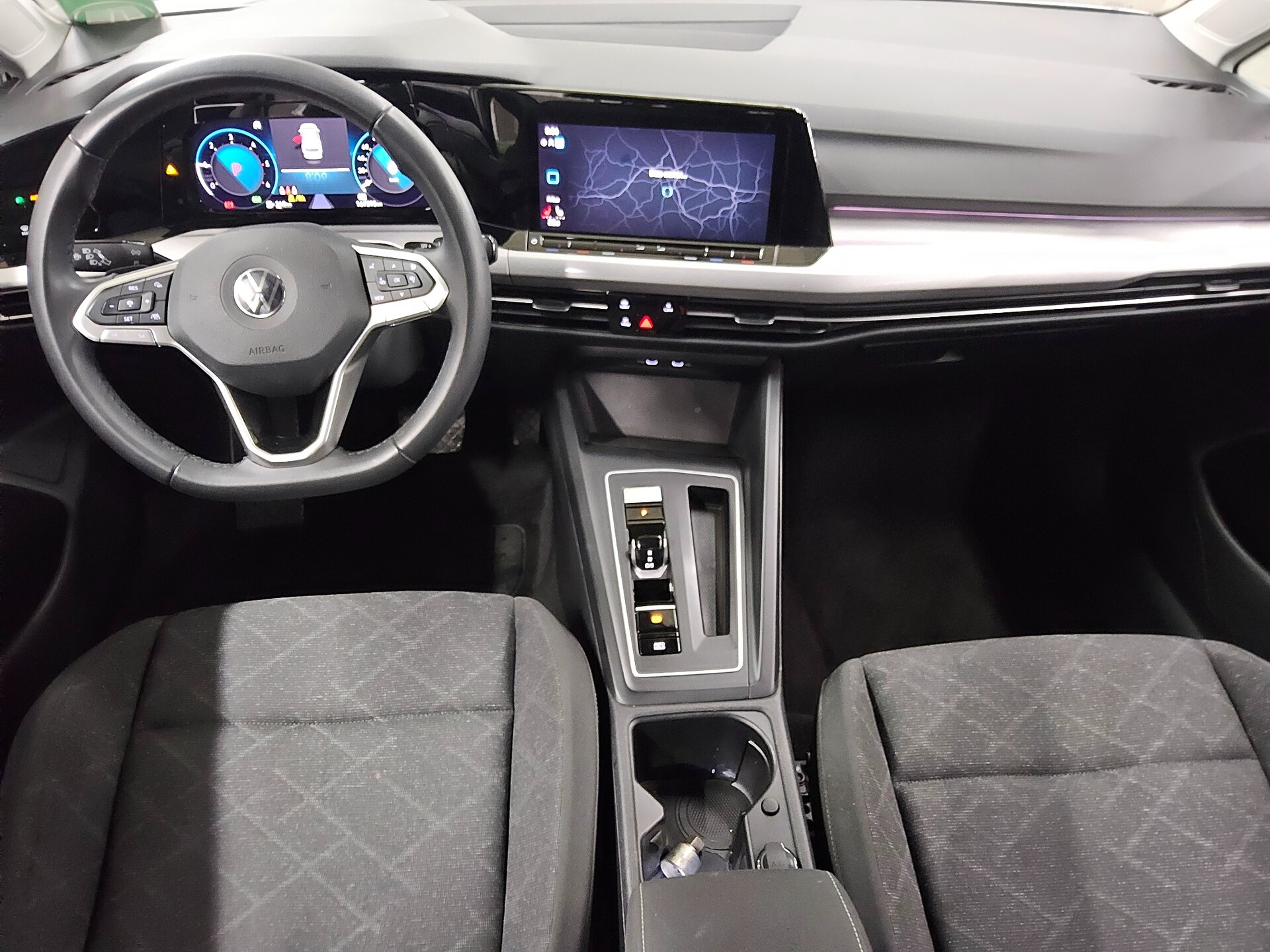 Volkswagen Golf-8 Var. 2.0 TDI Life Navi LED DC AHK ACC Shz 5