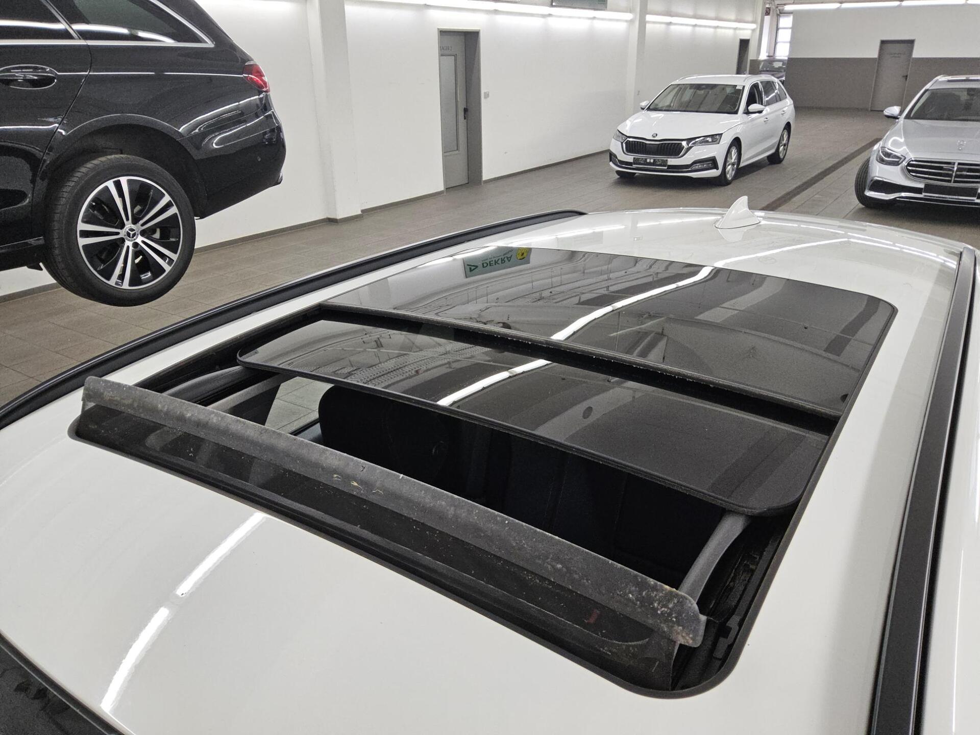 BMW 330dA xDr Sport-Line Navi Prof. LED Pano HiFi 11