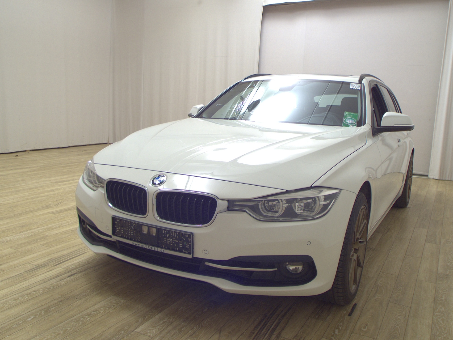 BMW 330dA xDr Sport-Line Navi Prof. LED Pano HiFi 2