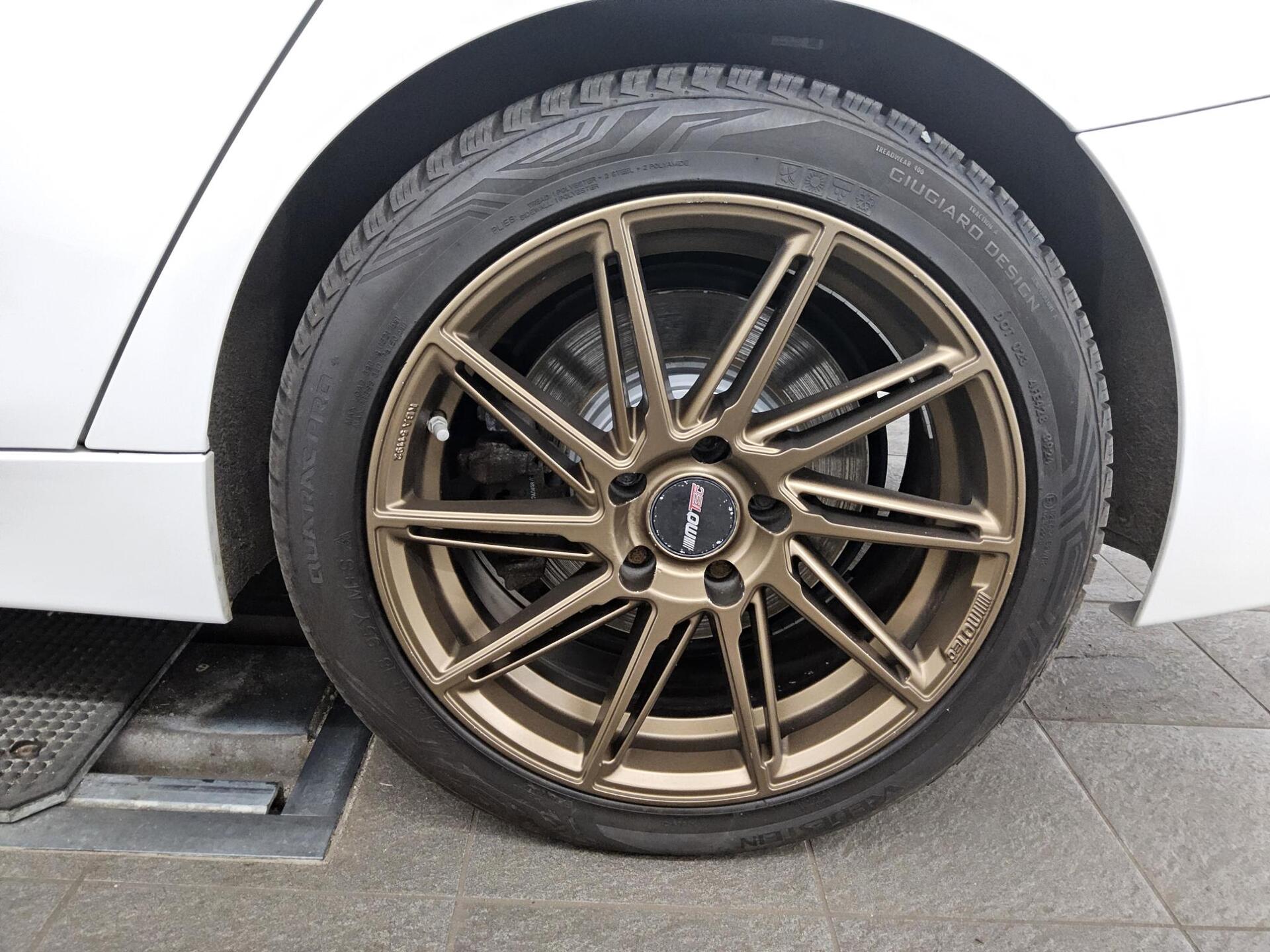 BMW 330dA xDr Sport-Line Navi Prof. LED Pano HiFi 10