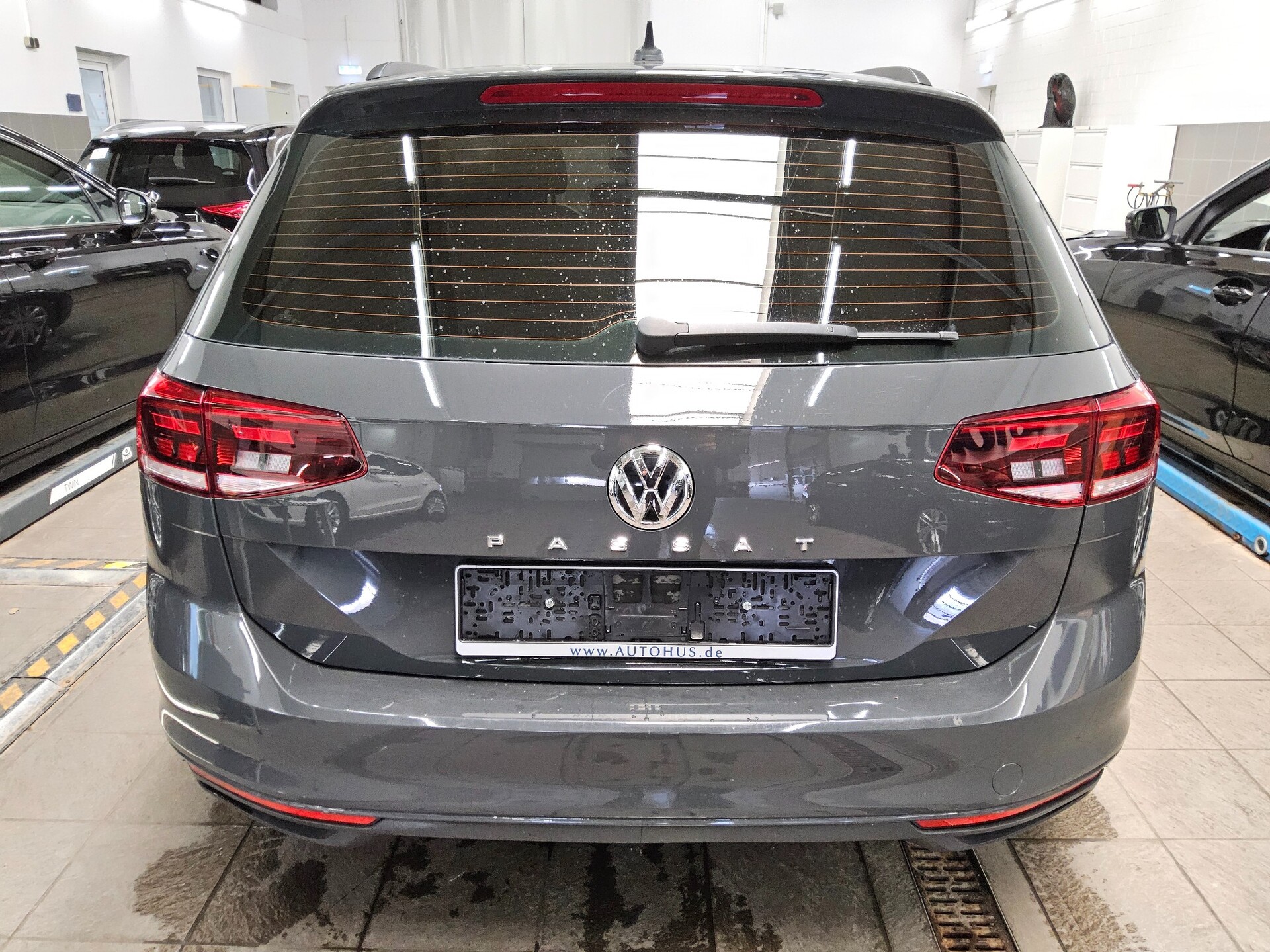 Volkswagen Passat Var. 1.6 TDI Navi LED ACC Shz 10