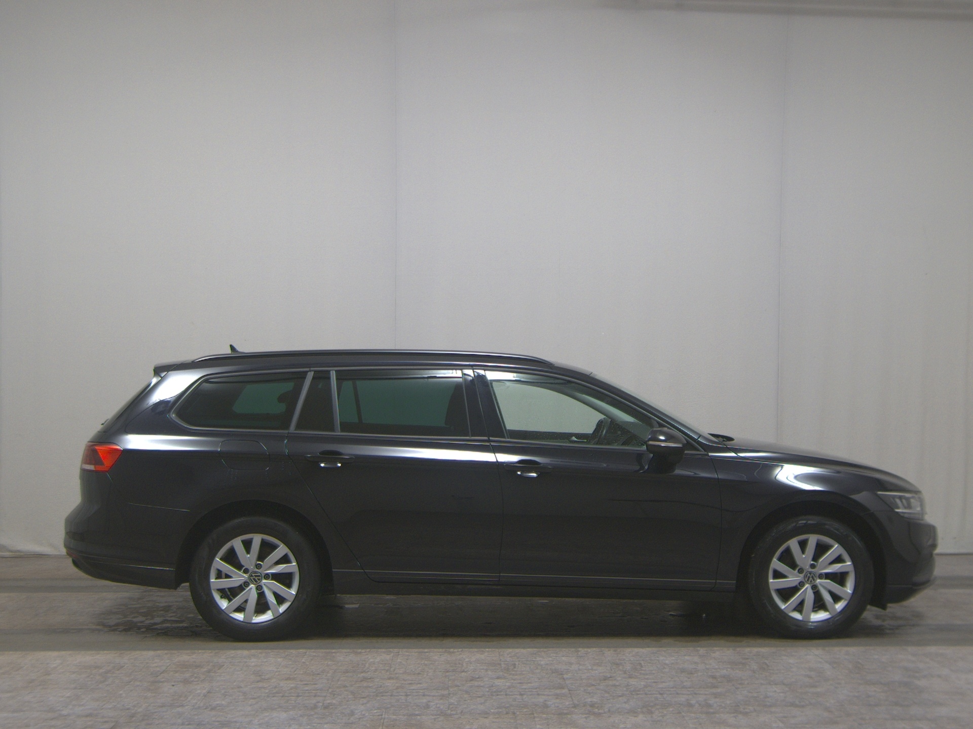 Volkswagen Passat Var. 2.0 TDI Navi LED ACC RfK PDC Shz