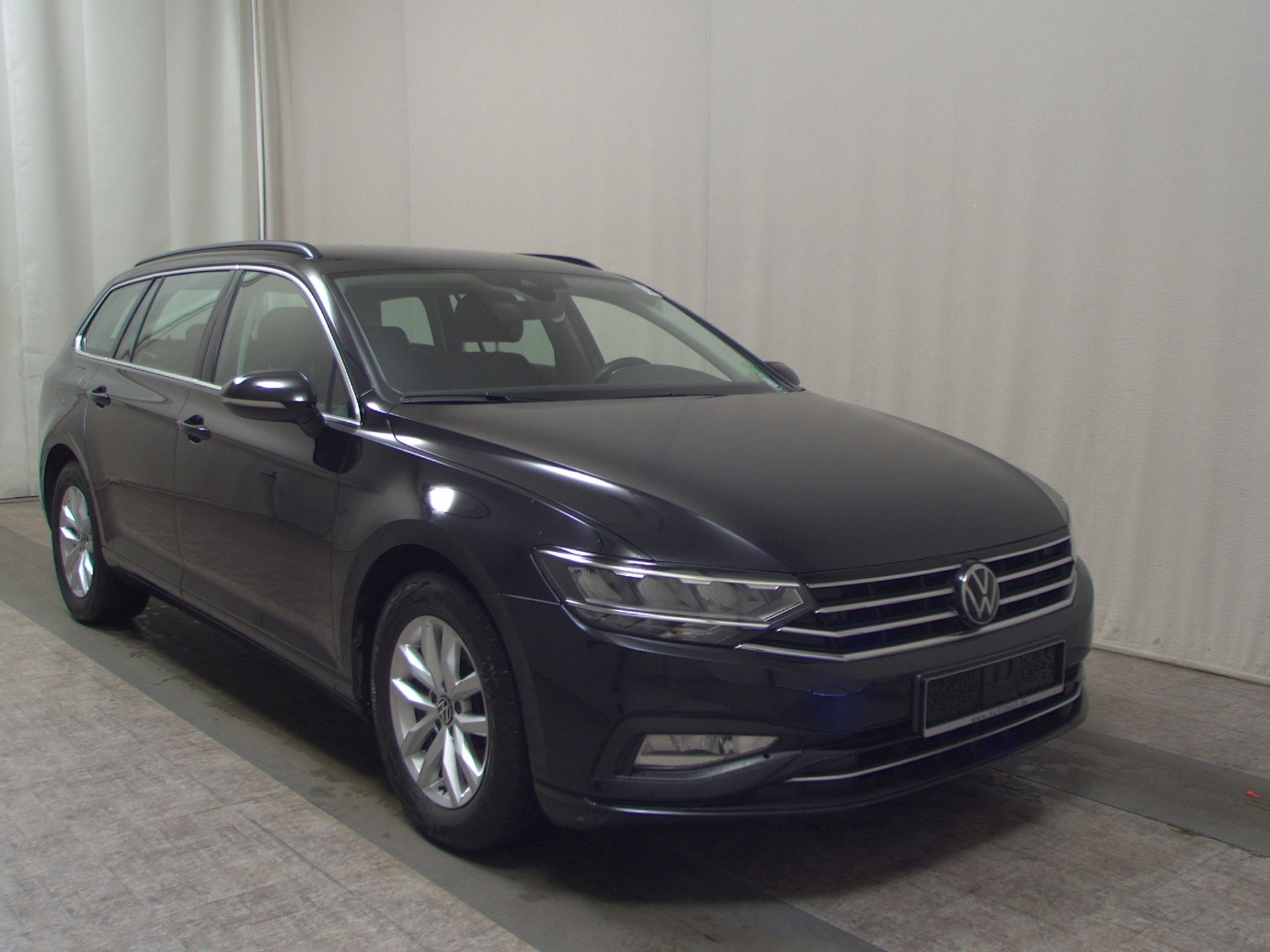 Volkswagen Passat Var. 2.0 TDI Business Navi LED AHK RfK 3