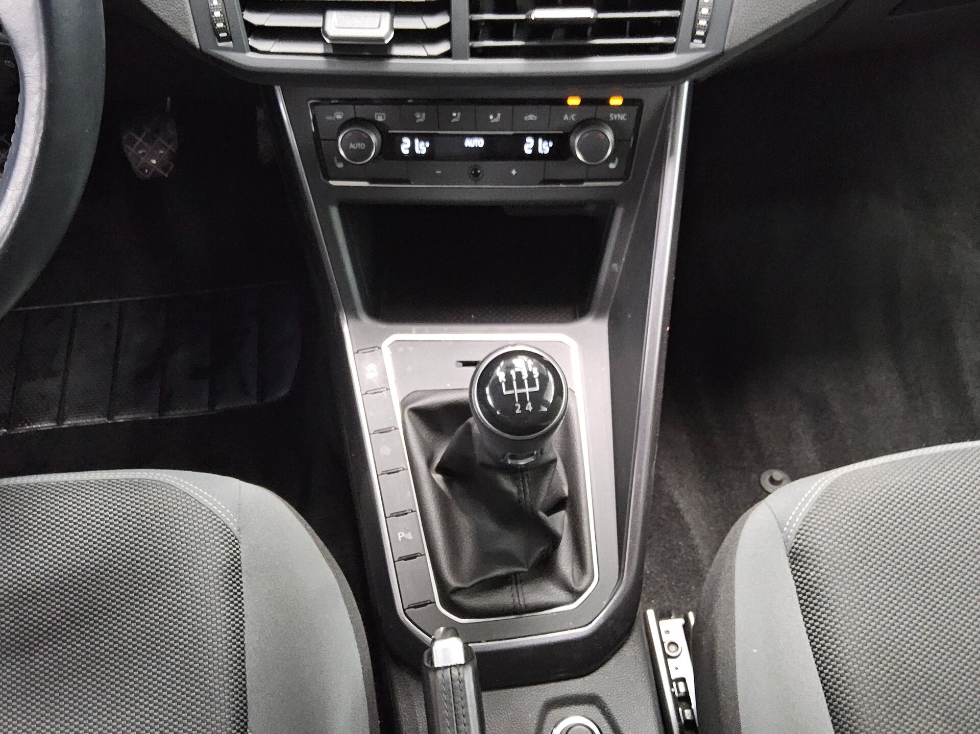 Volkswagen Polo 1.0 TSI Highline Navi Shz PDC Klima 6