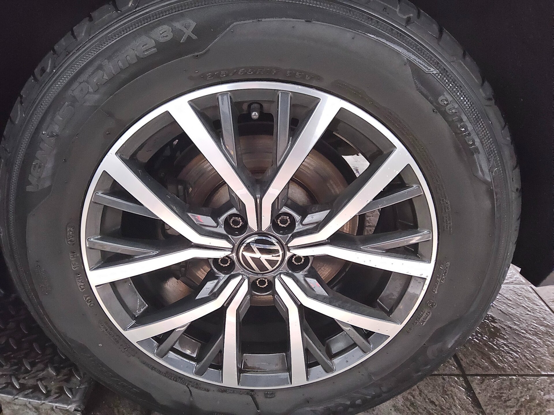 Volkswagen Tiguan 2.0 TDI Life Navi LED AHK ACC PDC Shz BT 10