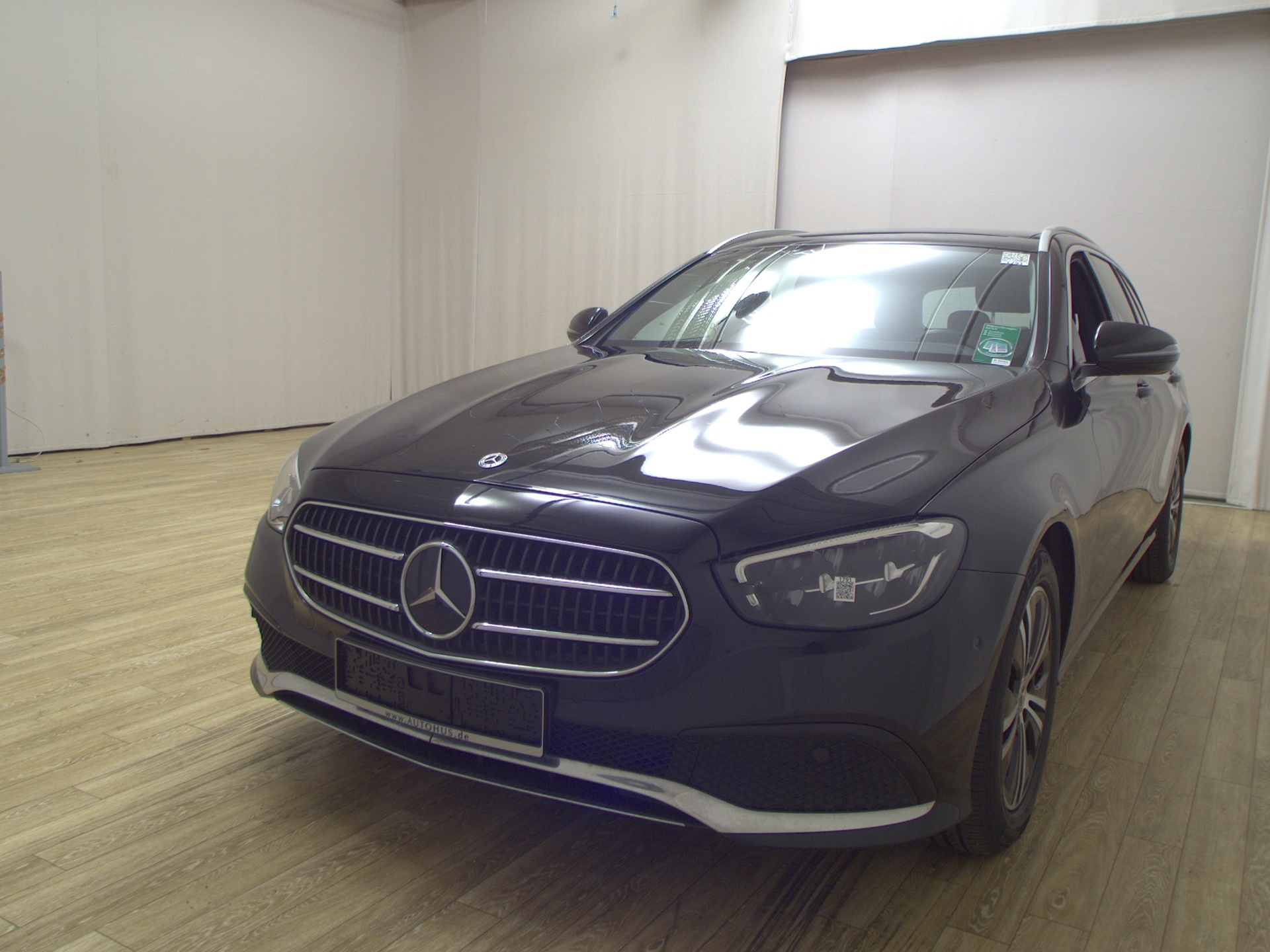 Mercedes-Benz E 220 T d Avantgarde Navi Widescreen Pano RFK 2