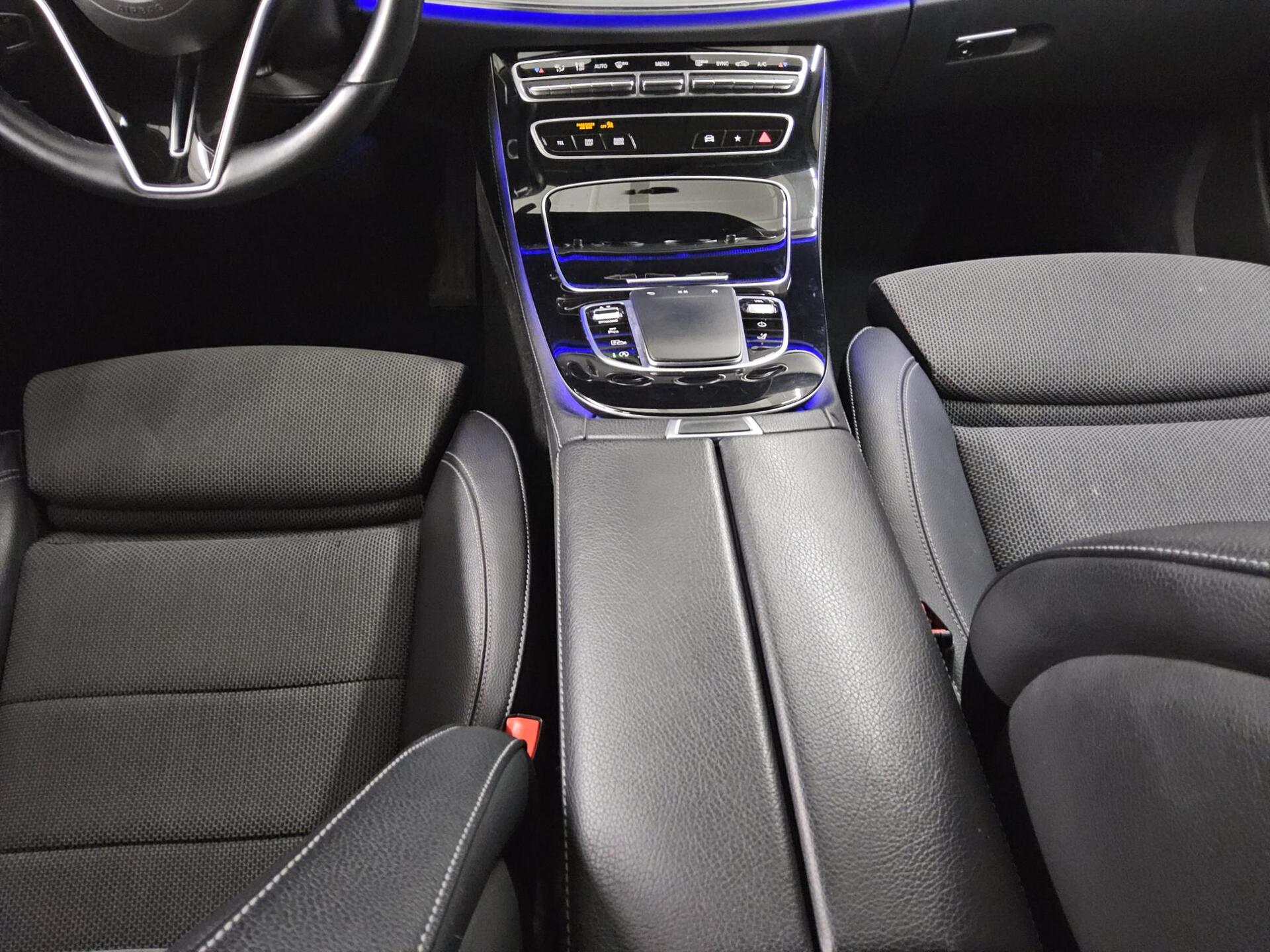 Mercedes-Benz E 220 T d Avantgarde Navi Widescreen LED AHK 6