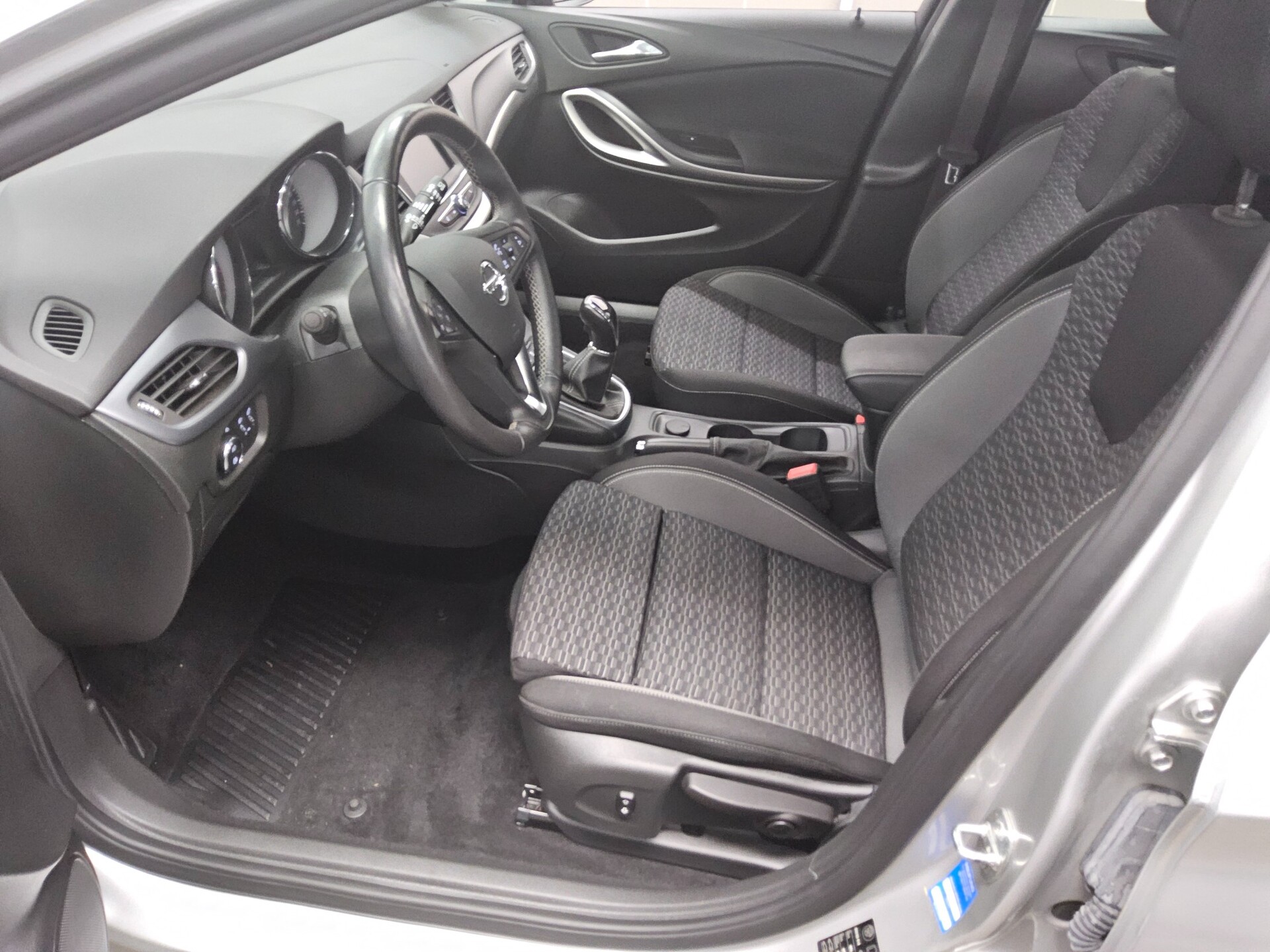 Opel Astra ST 1.2 Turbo Business Ed. Navi LED PDC Shz 8