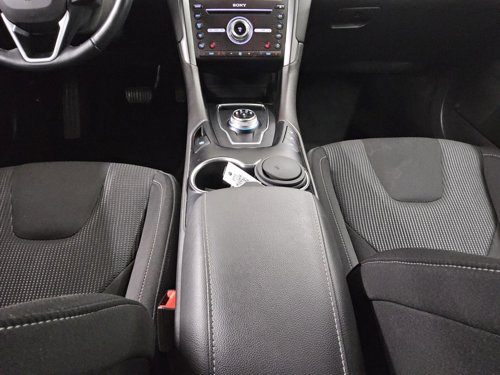 Ford Mondeo Turnier 2.0 EB Titanium Navi LED Shz PDC 6