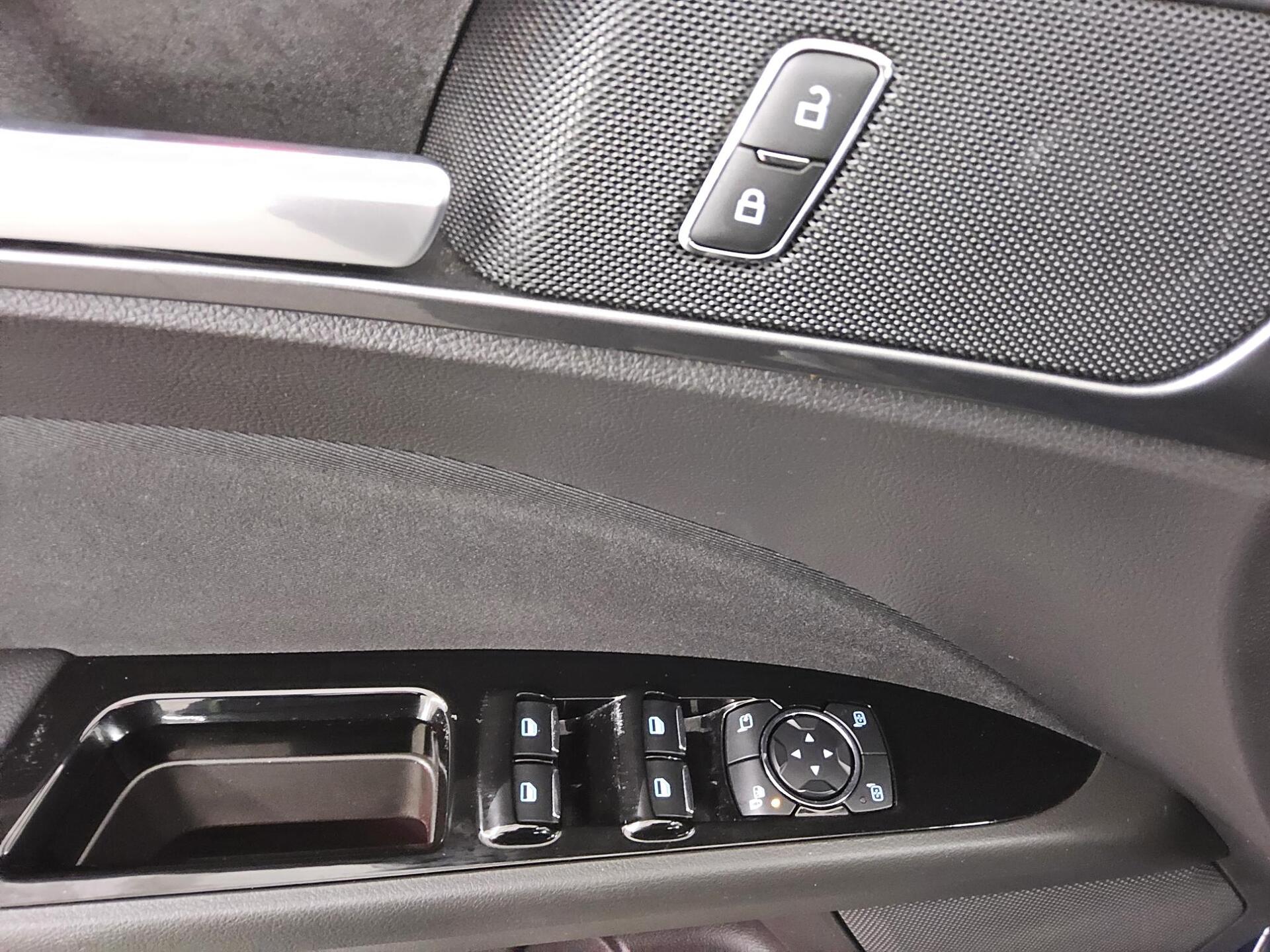 Ford Mondeo Turnier 2.0 EB Titanium Navi LED Shz PDC 9