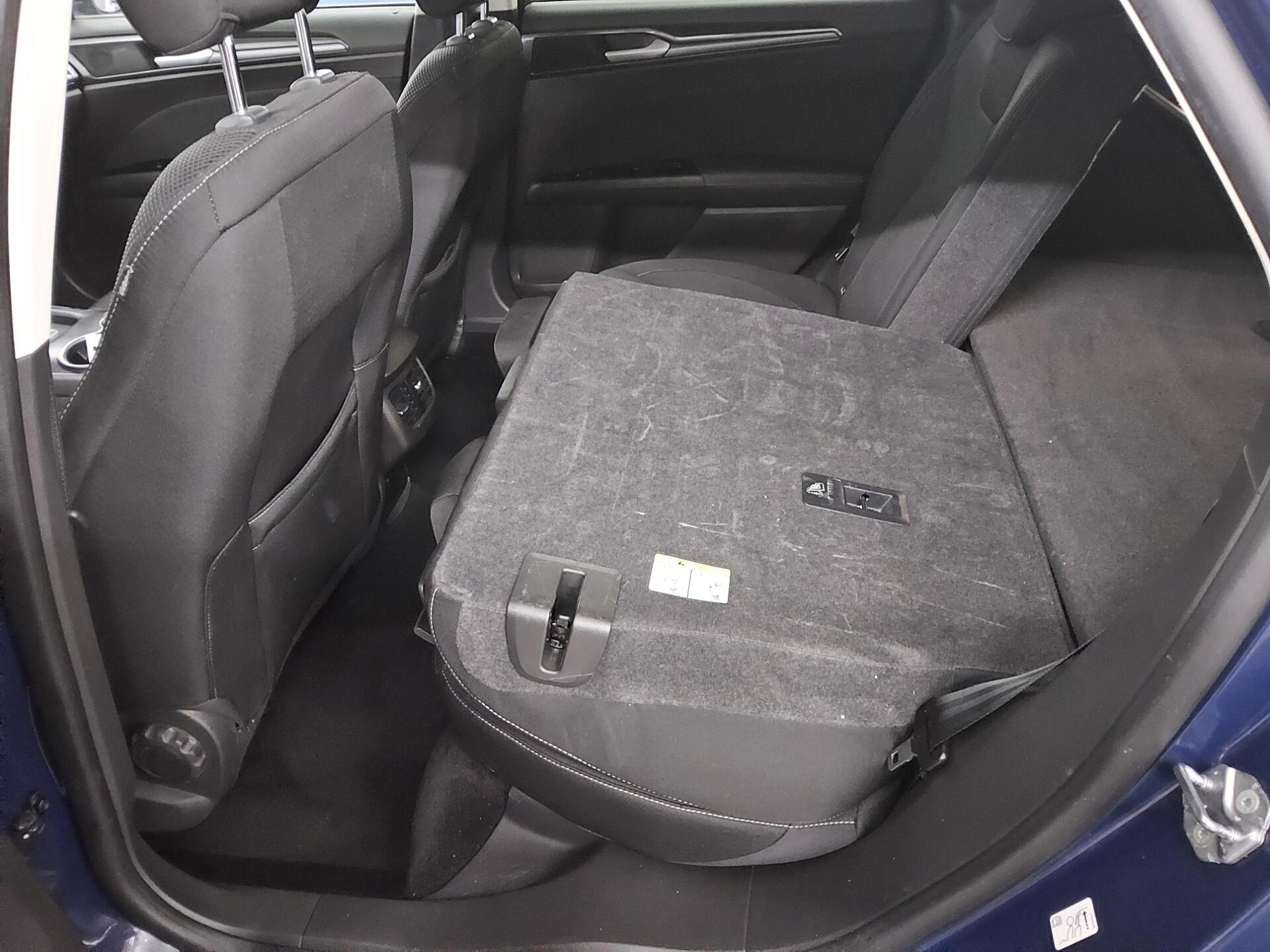 Ford Mondeo Turnier 2.0 EB Titanium Navi LED Shz PDC 12