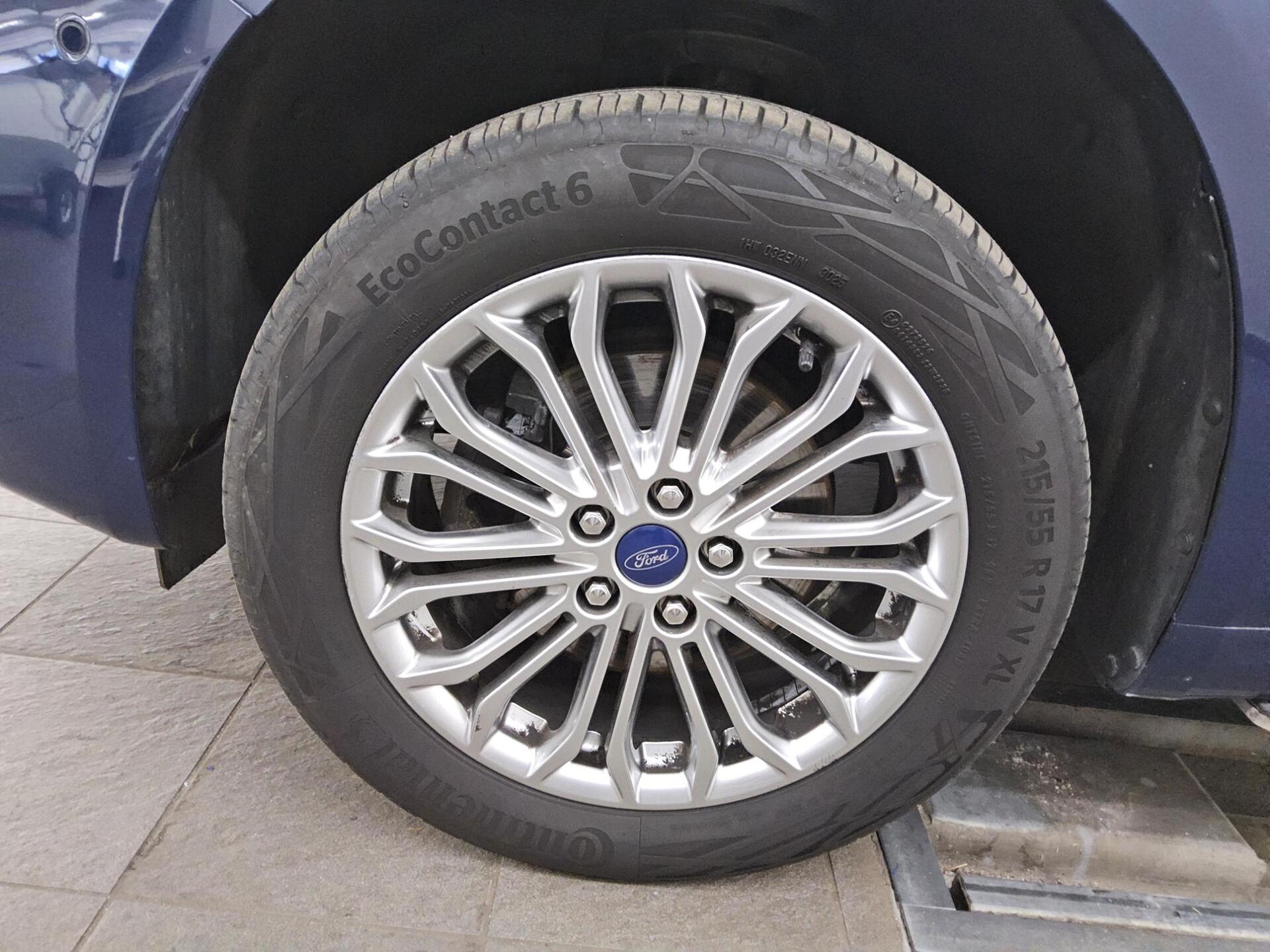 Ford Mondeo Turnier 2.0 EB Titanium Navi LED Shz PDC 10