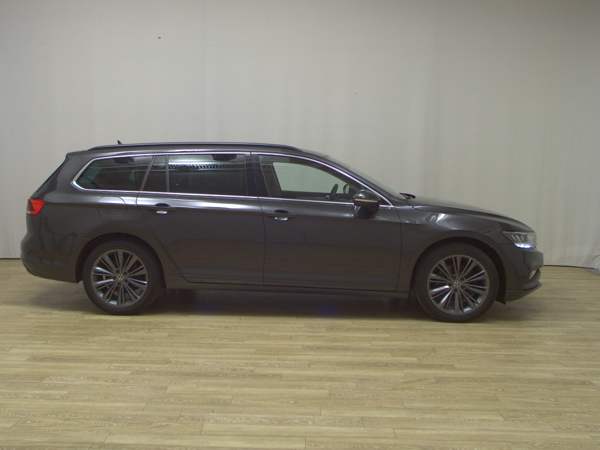 Volkswagen Passat Var. 2.0 TDI Business Navi LED Shz AHK