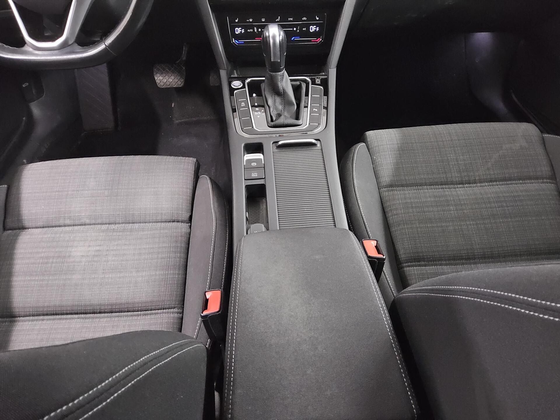 Volkswagen Passat Var. 2.0 TDI Business Navi LED Shz AHK 6