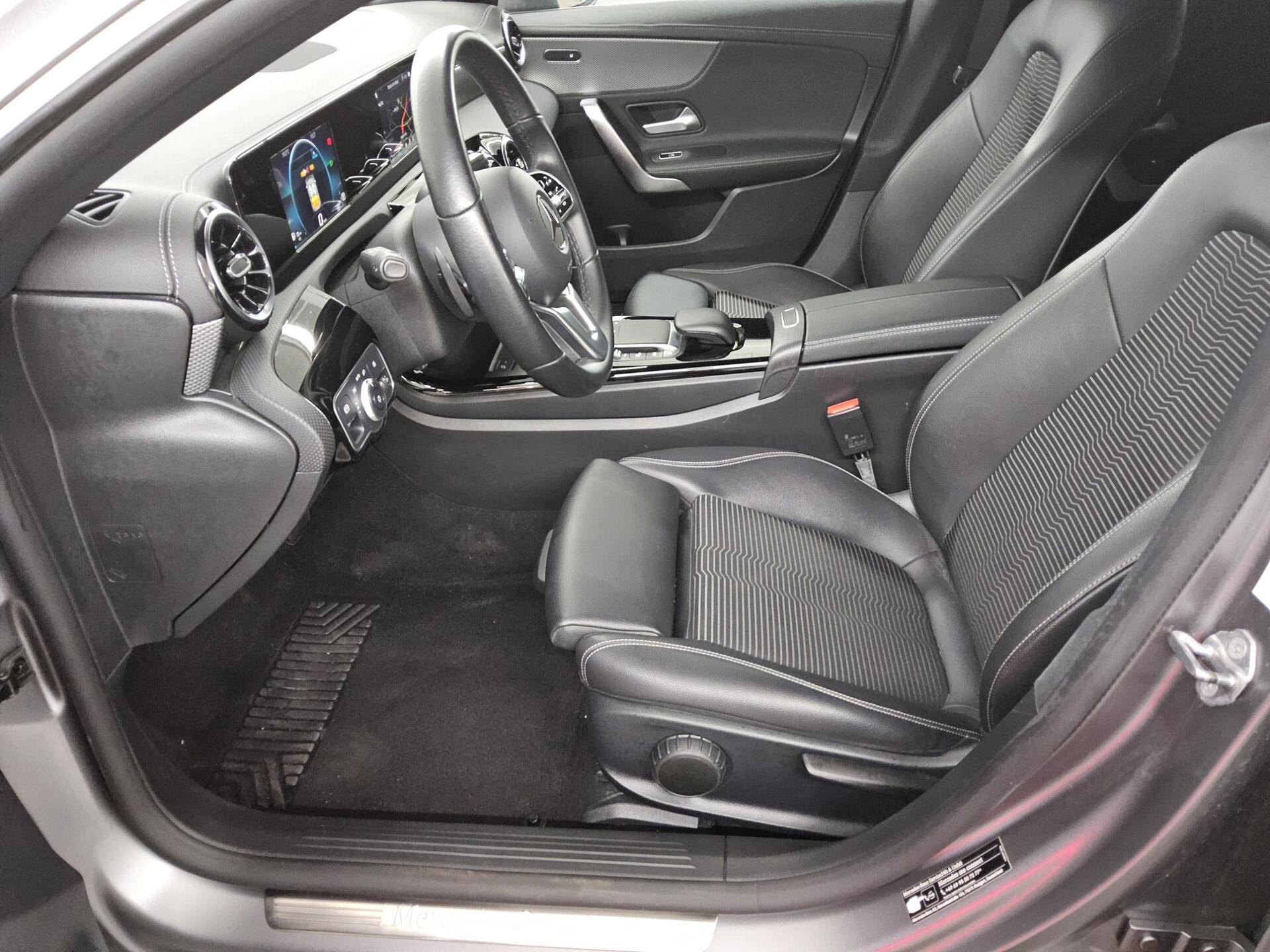 Mercedes-Benz CLA 220 SB d Progressive T-Leder Navi RfK PDC 9