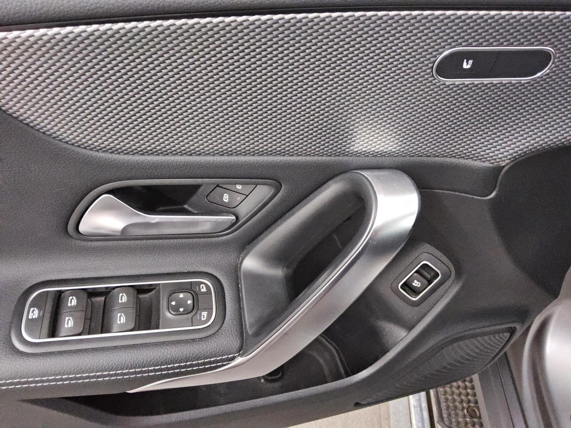 Mercedes-Benz CLA 220 SB d Progressive T-Leder Navi RfK PDC 10