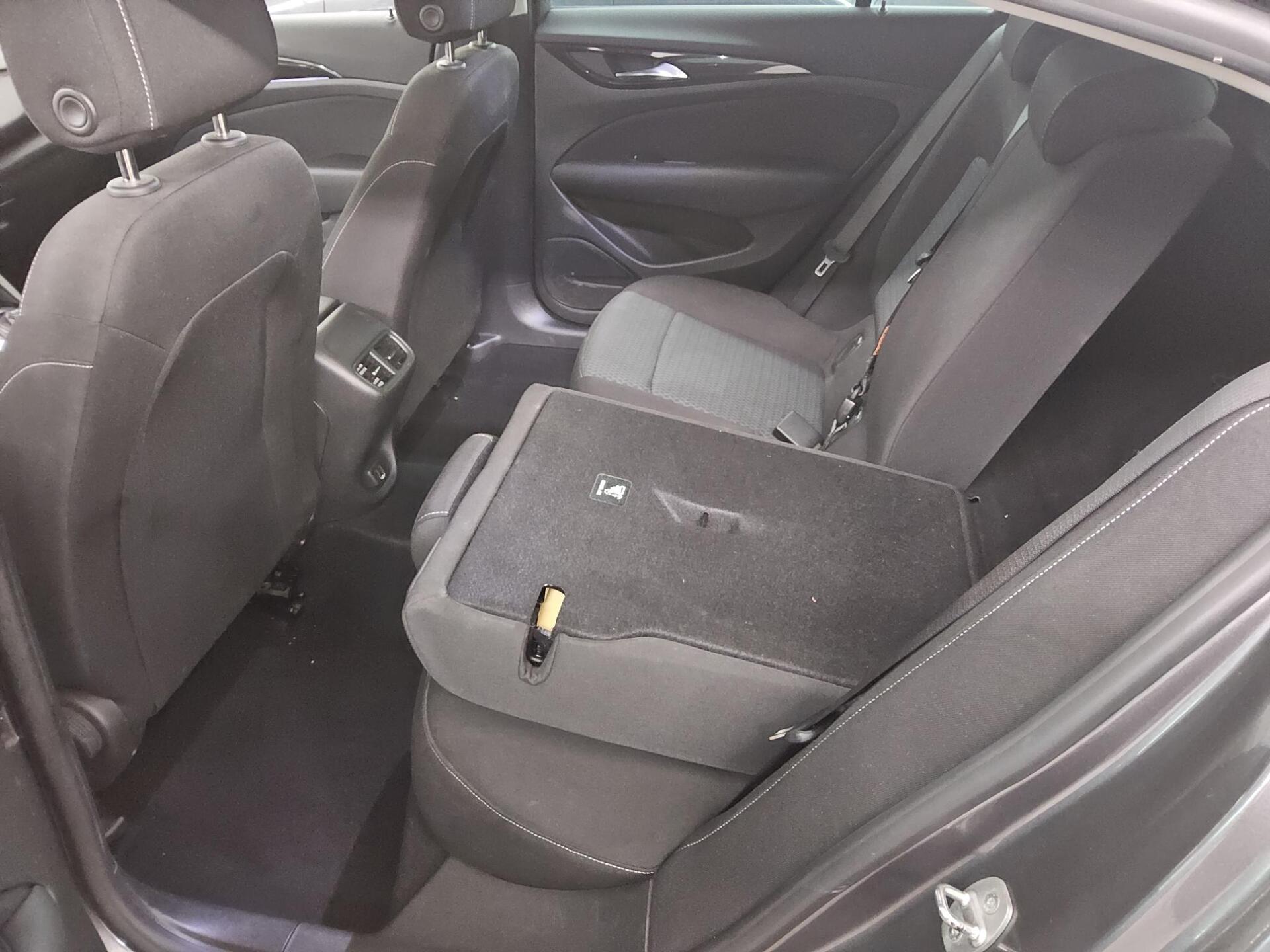 Opel Insignia GS 1.5 D Business Ed. Navi LED AHK PDC 12