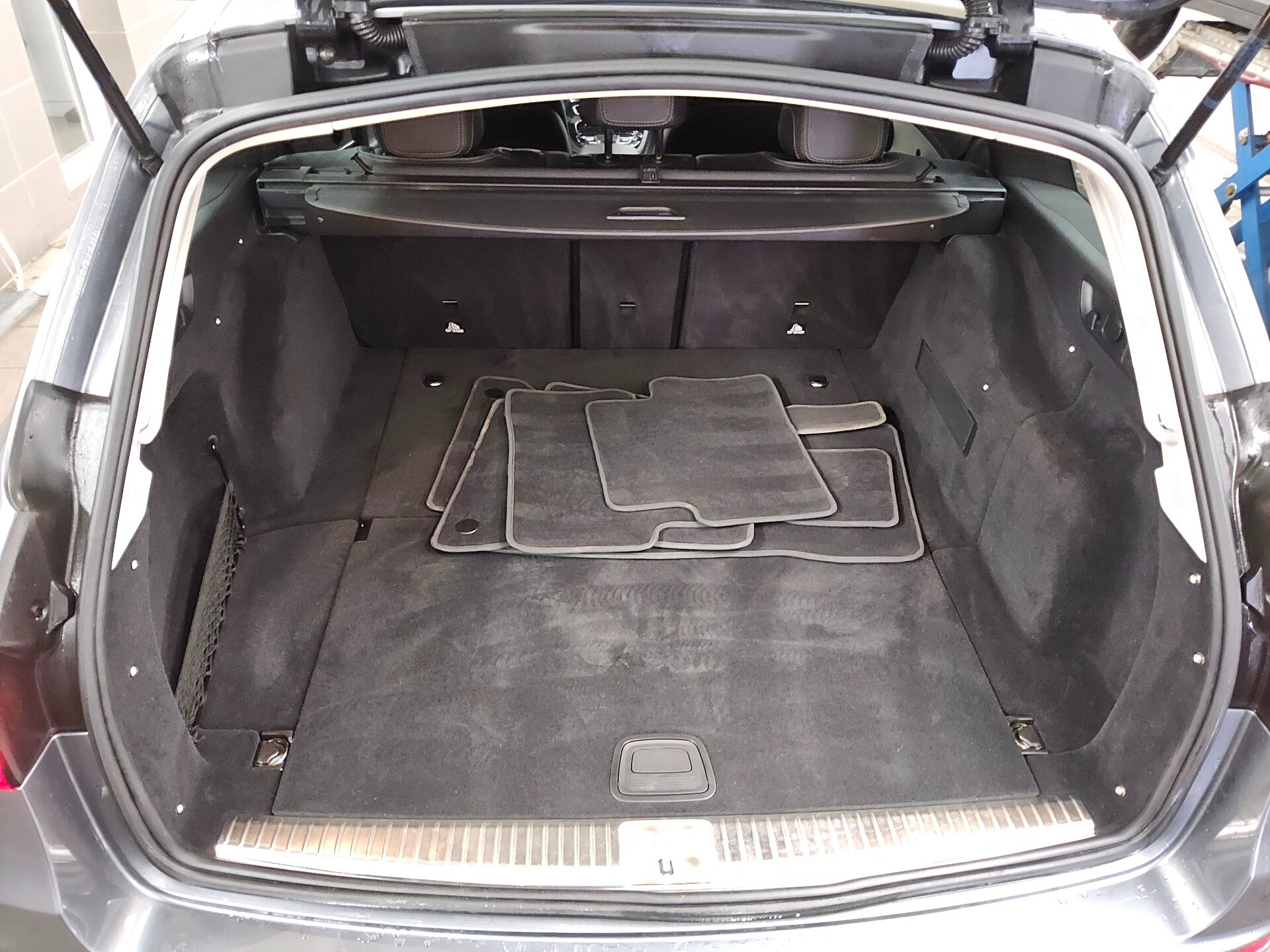 Mercedes-Benz E 220 T d Avantgarde Leder Navi LED Widescreen 12